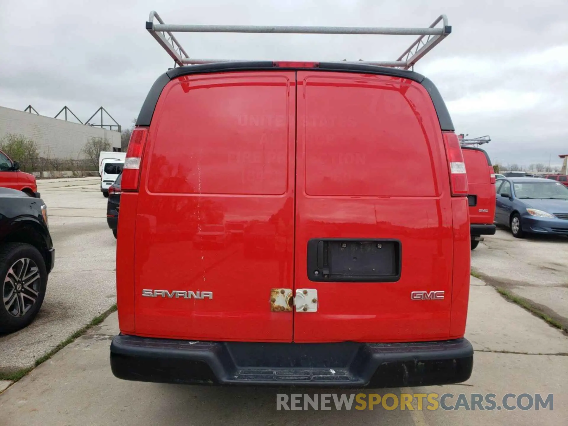 26 Photograph of a damaged car 1GTZ7GFP7K1335639 GMC SAVANA 2019
