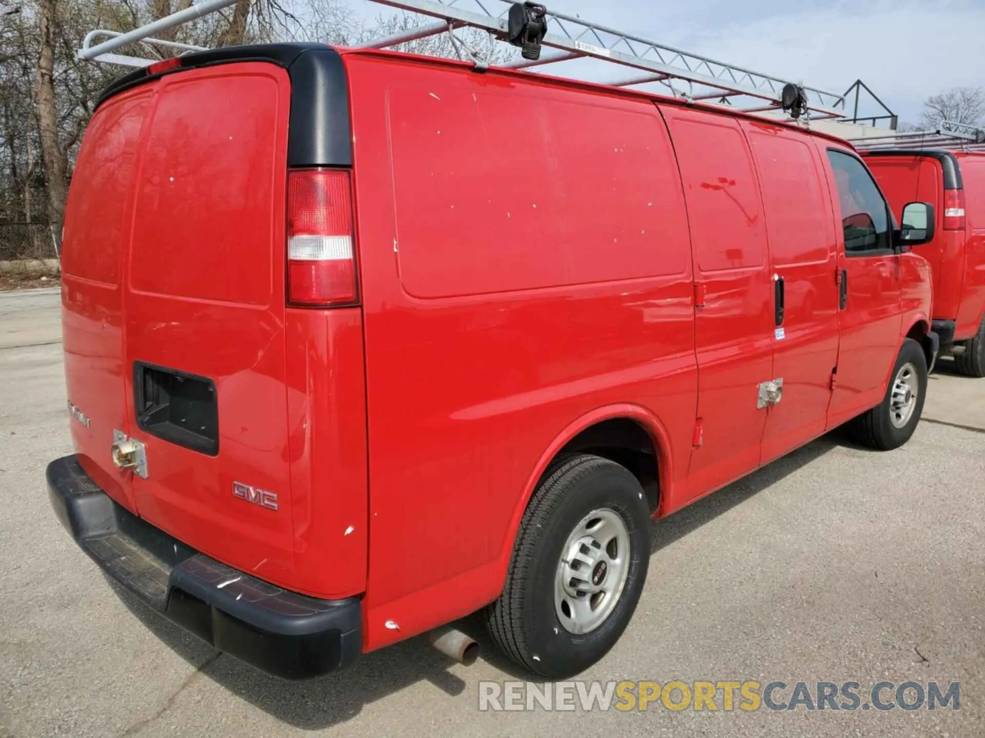 15 Photograph of a damaged car 1GTZ7GFP8K1336184 GMC SAVANA 2019