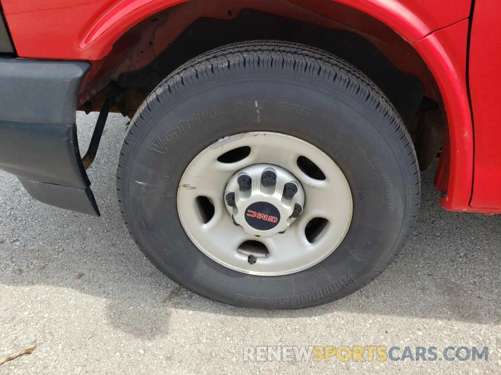 7 Photograph of a damaged car 1GTZ7GFP8K1336184 GMC SAVANA 2019