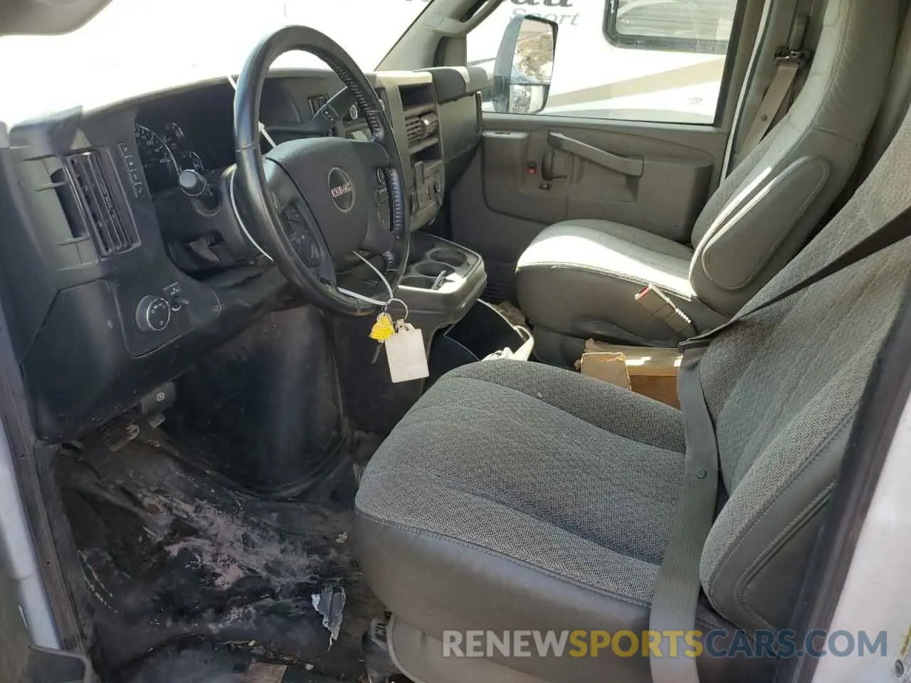 7 Photograph of a damaged car 1GD37SFGXL1275765 GMC SAVANA 2020