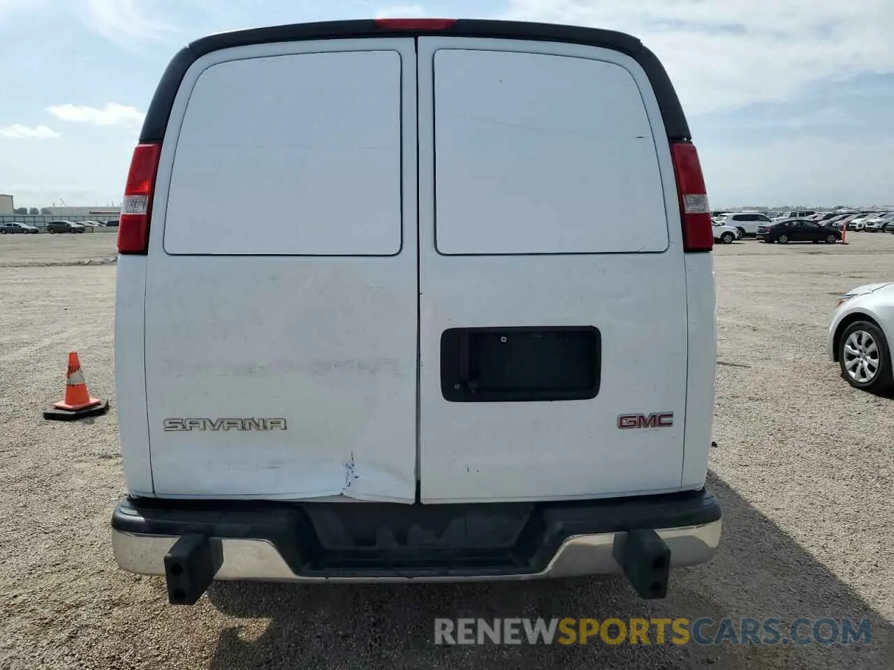 6 Photograph of a damaged car 1GTW7AFG8L1210215 GMC SAVANA 2020