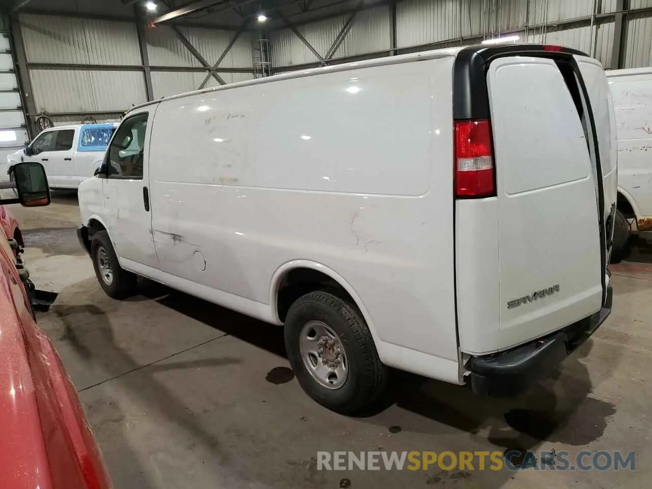 2 Photograph of a damaged car 1GTW7AFPXL1273588 GMC SAVANA 2020
