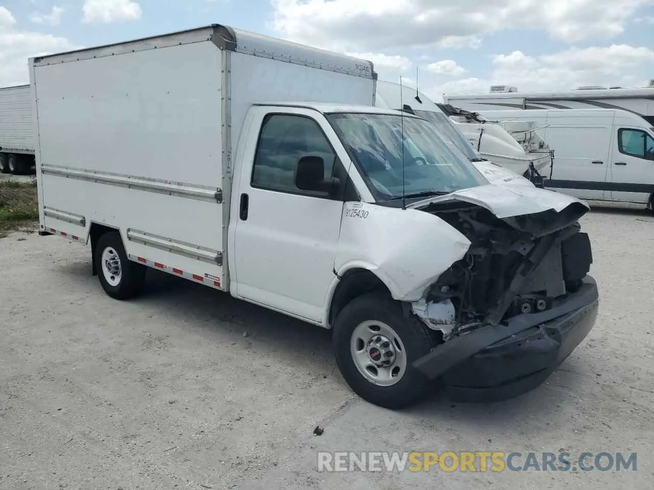 4 Photograph of a damaged car 1GD07RFP7M1227847 GMC SAVANA 2021