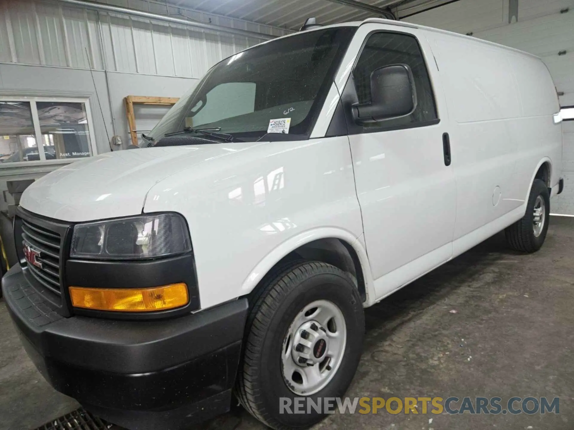 11 Photograph of a damaged car 1GTW7AFP2N1140746 GMC SAVANA 2022