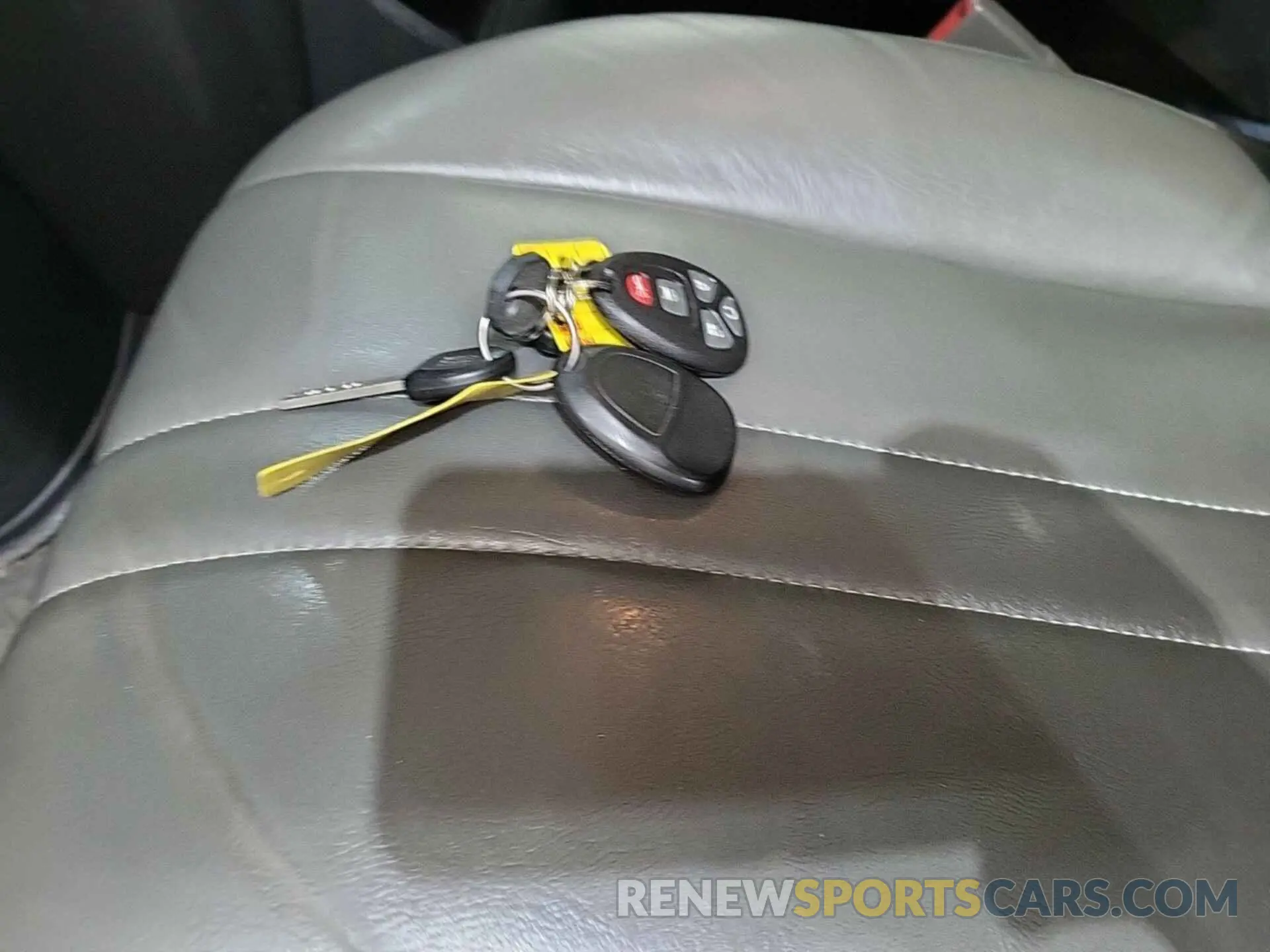 16 Photograph of a damaged car 1GTW7AFP2N1140746 GMC SAVANA 2022
