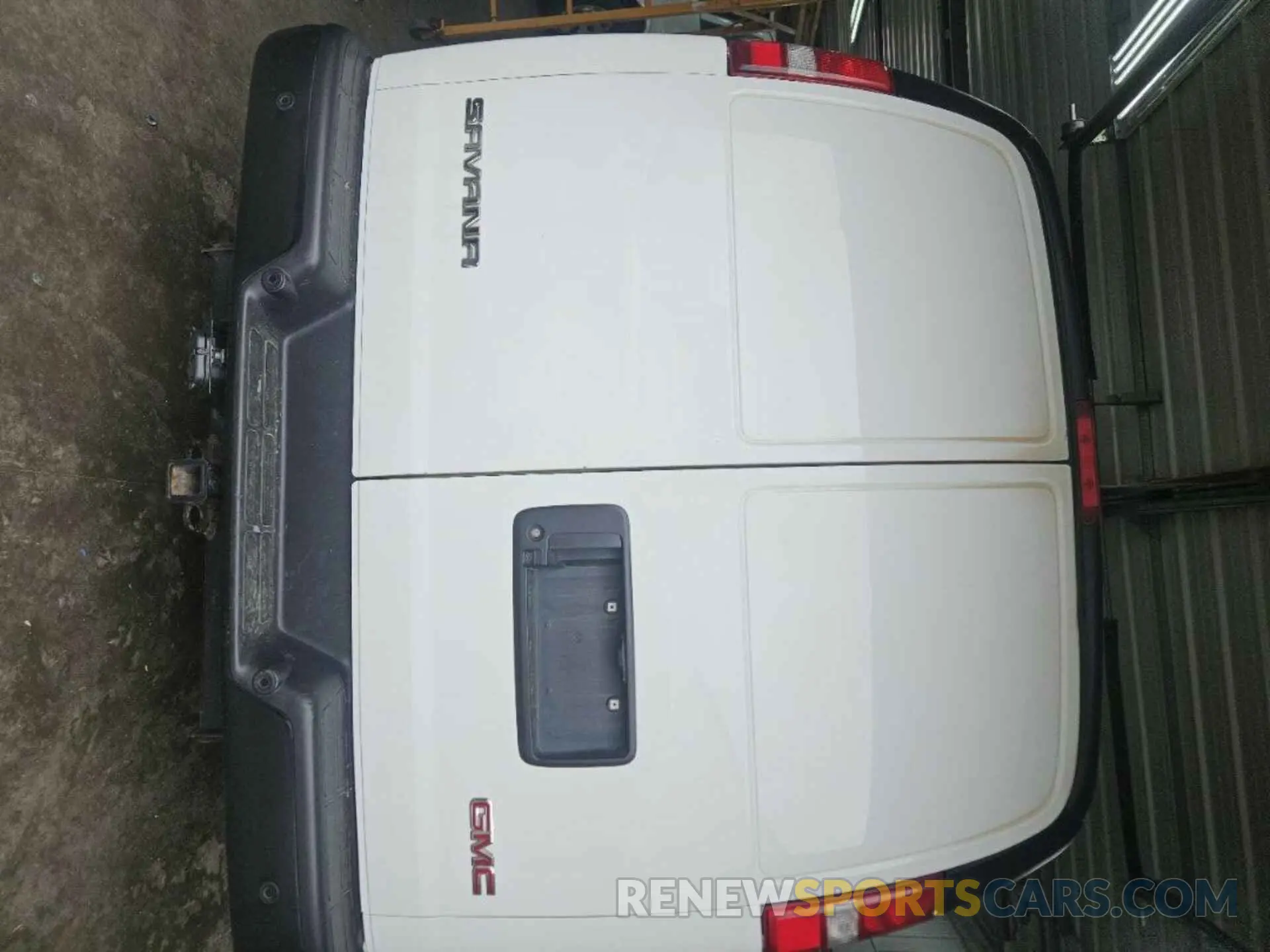 2 Photograph of a damaged car 1GTW7AFP2N1140746 GMC SAVANA 2022