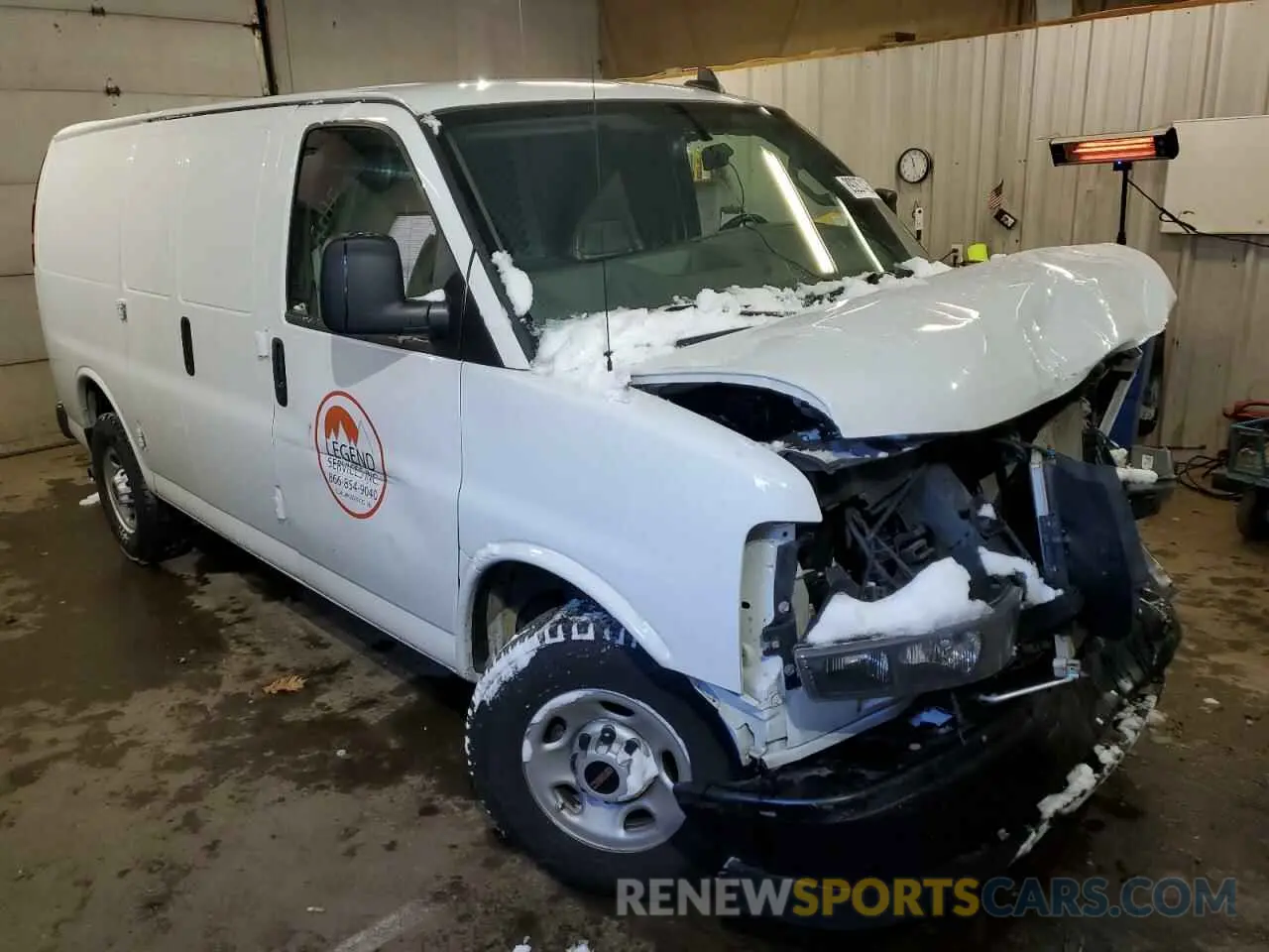 4 Photograph of a damaged car 1GTW7AFP3N1261172 GMC SAVANA 2022