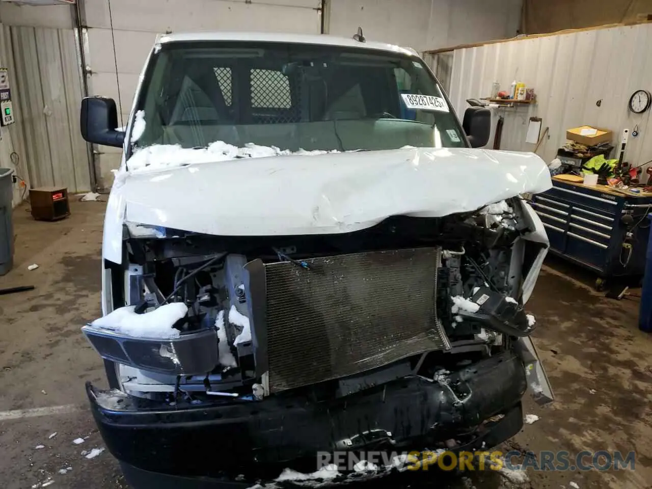 5 Photograph of a damaged car 1GTW7AFP3N1261172 GMC SAVANA 2022