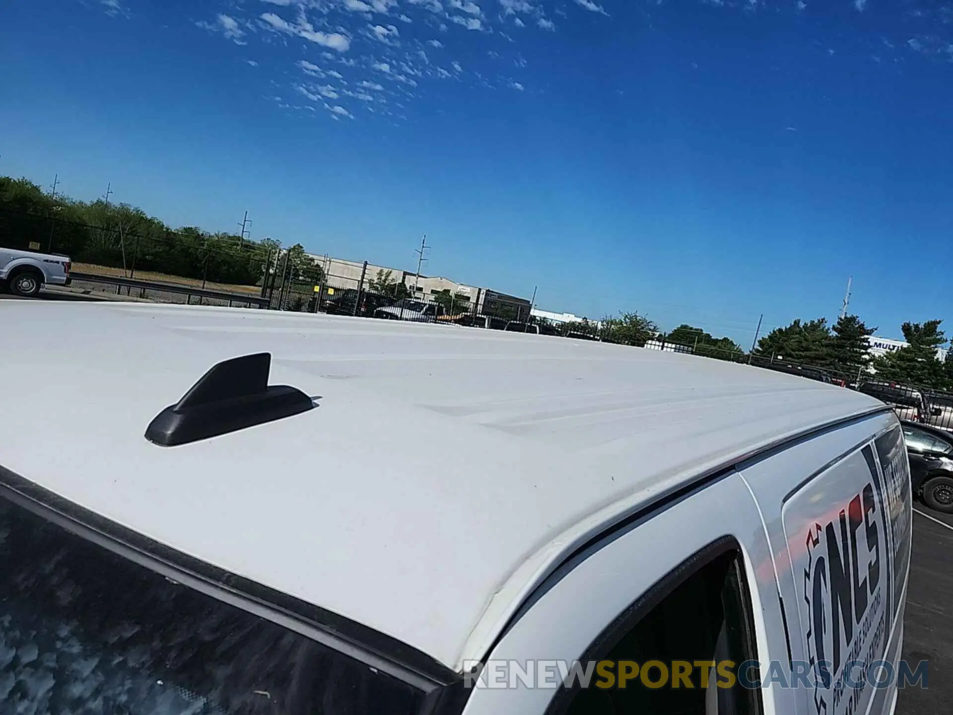 8 Photograph of a damaged car 1GTW7AFP4N1157550 GMC SAVANA 2022