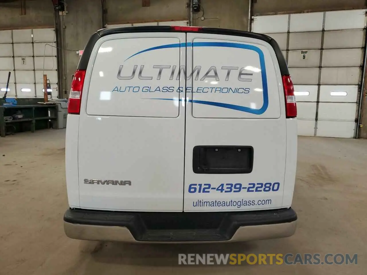 6 Photograph of a damaged car 1GTW7AFPXN1176054 GMC SAVANA 2022
