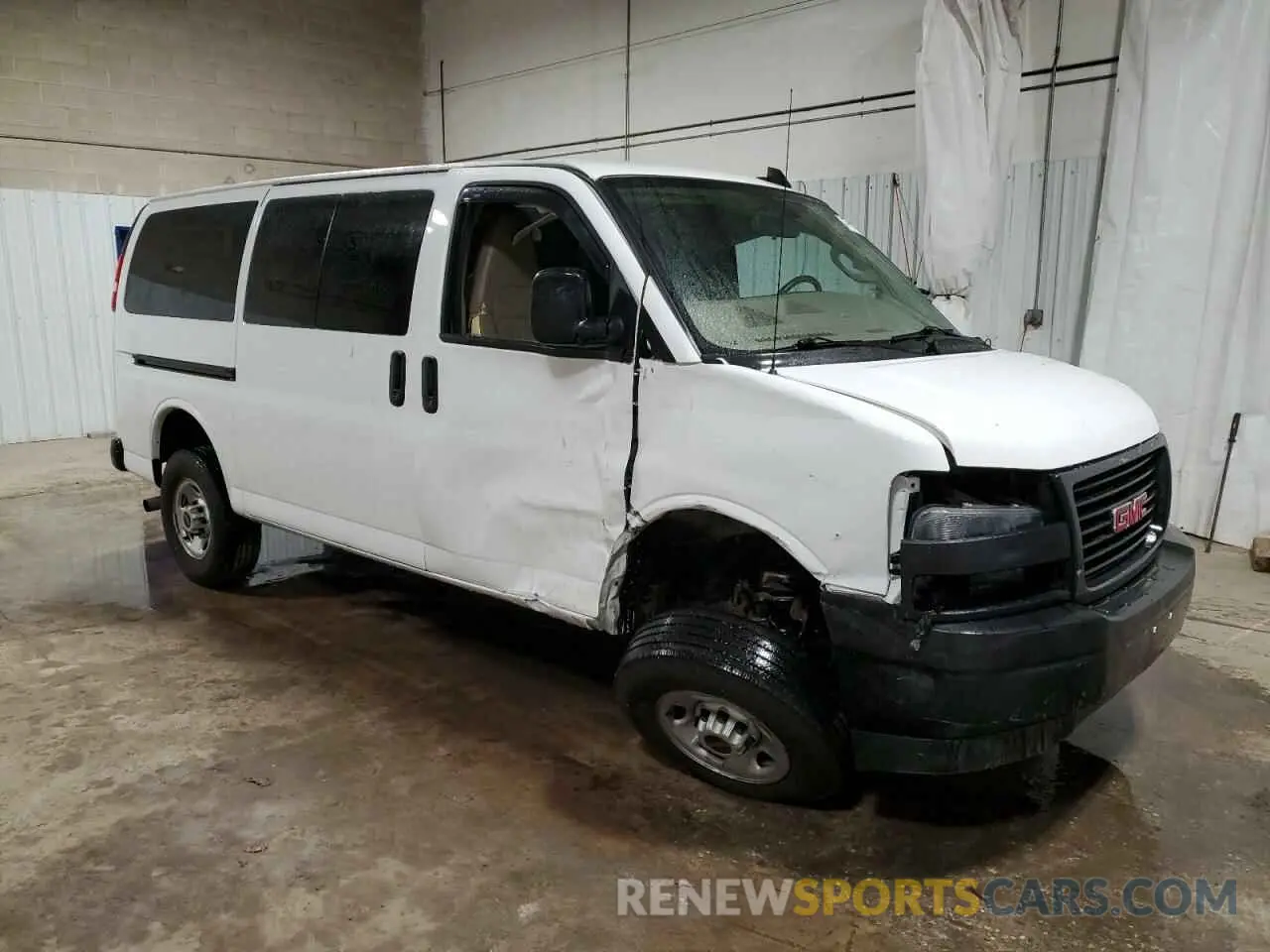 4 Photograph of a damaged car 1GTZ7GF79N1230444 GMC SAVANA 2022