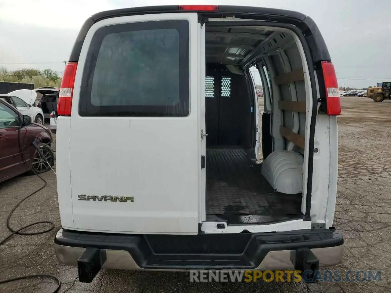 6 Photograph of a damaged car 1GTW7AFP8P1128118 GMC SAVANA 2023