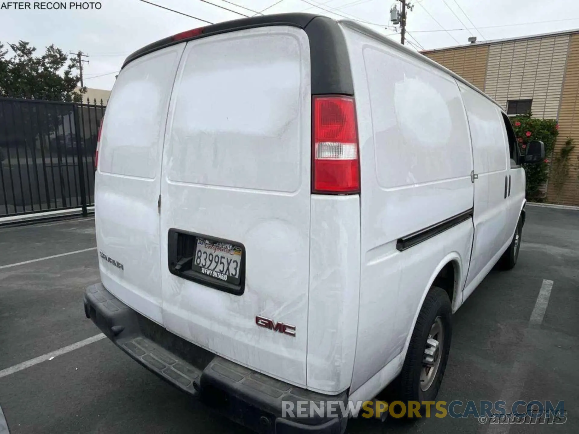5 Photograph of a damaged car 1GTW7AFP8P1143721 GMC SAVANA 2023