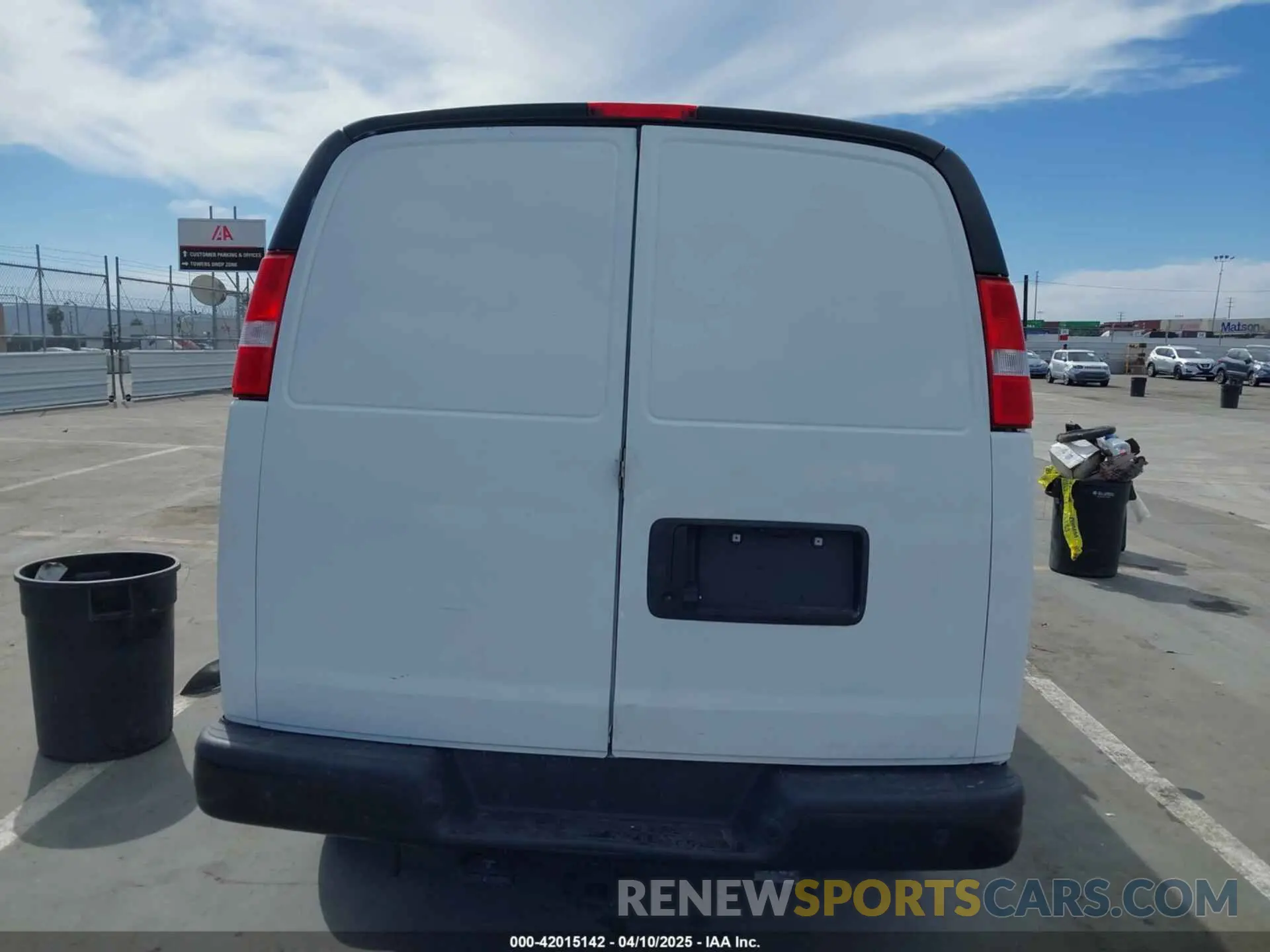 16 Photograph of a damaged car 1GTW7BFP9P1224412 GMC SAVANA 2023