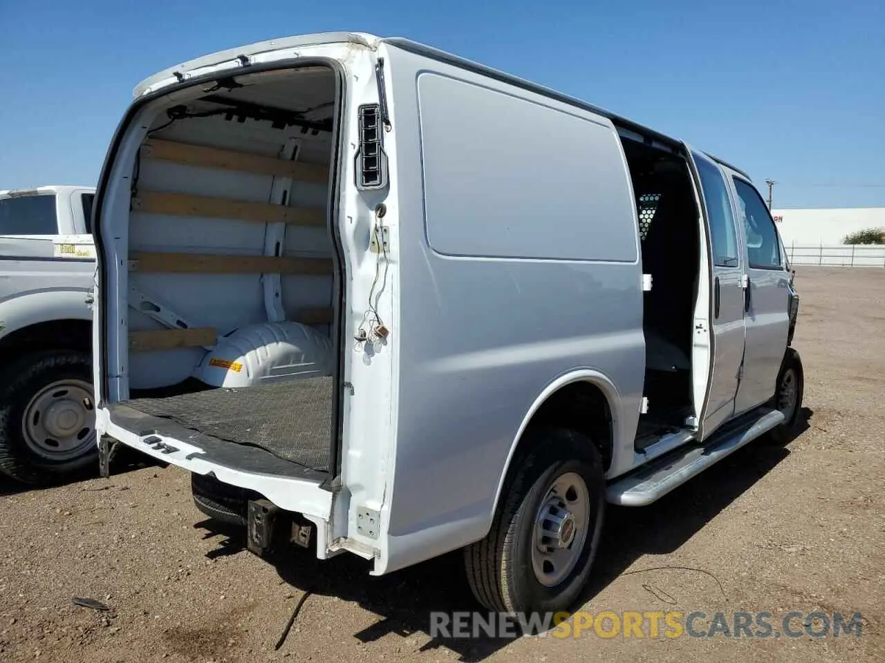 3 Photograph of a damaged car 1GTW7AFP3R1141510 GMC SAVANA 2024