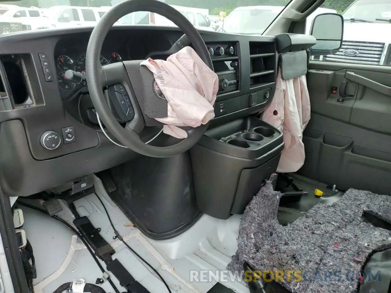 8 Photograph of a damaged car 1GTW7AFP6R1163940 GMC SAVANA 2024