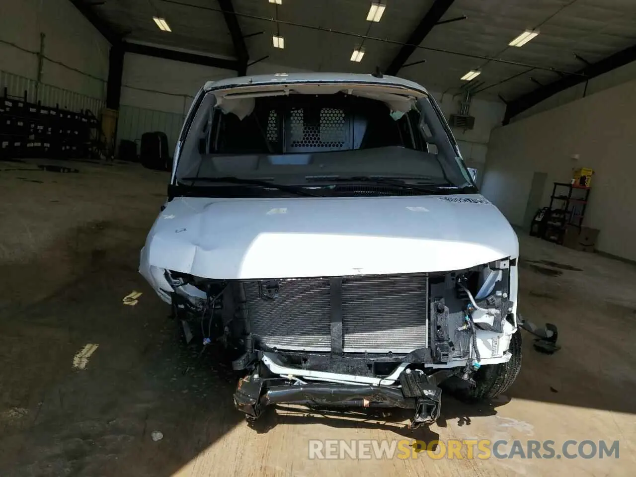 5 Photograph of a damaged car 1GTW7AFP7R1159900 GMC SAVANA 2024