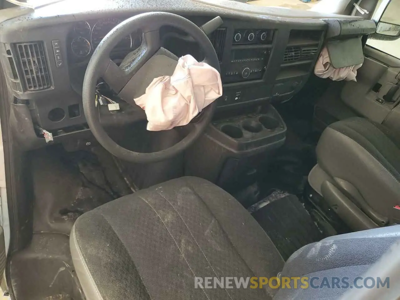 9 Photograph of a damaged car 1GTW7AFP7R1159900 GMC SAVANA 2024