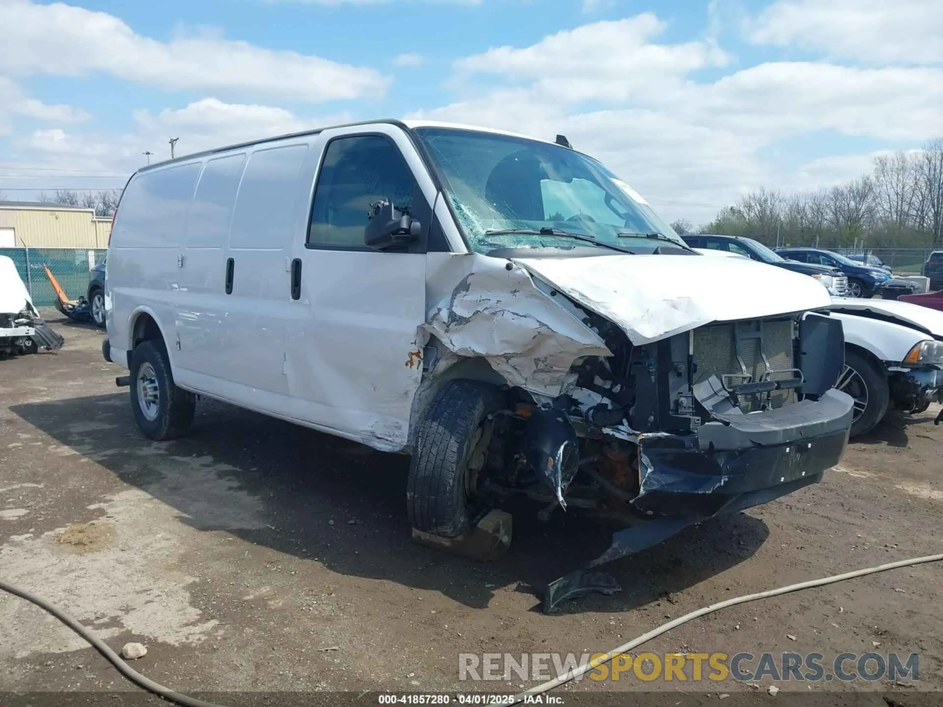 1 Photograph of a damaged car 1GTW7AFG3K1199526 GMC SAVANA 2500 2019