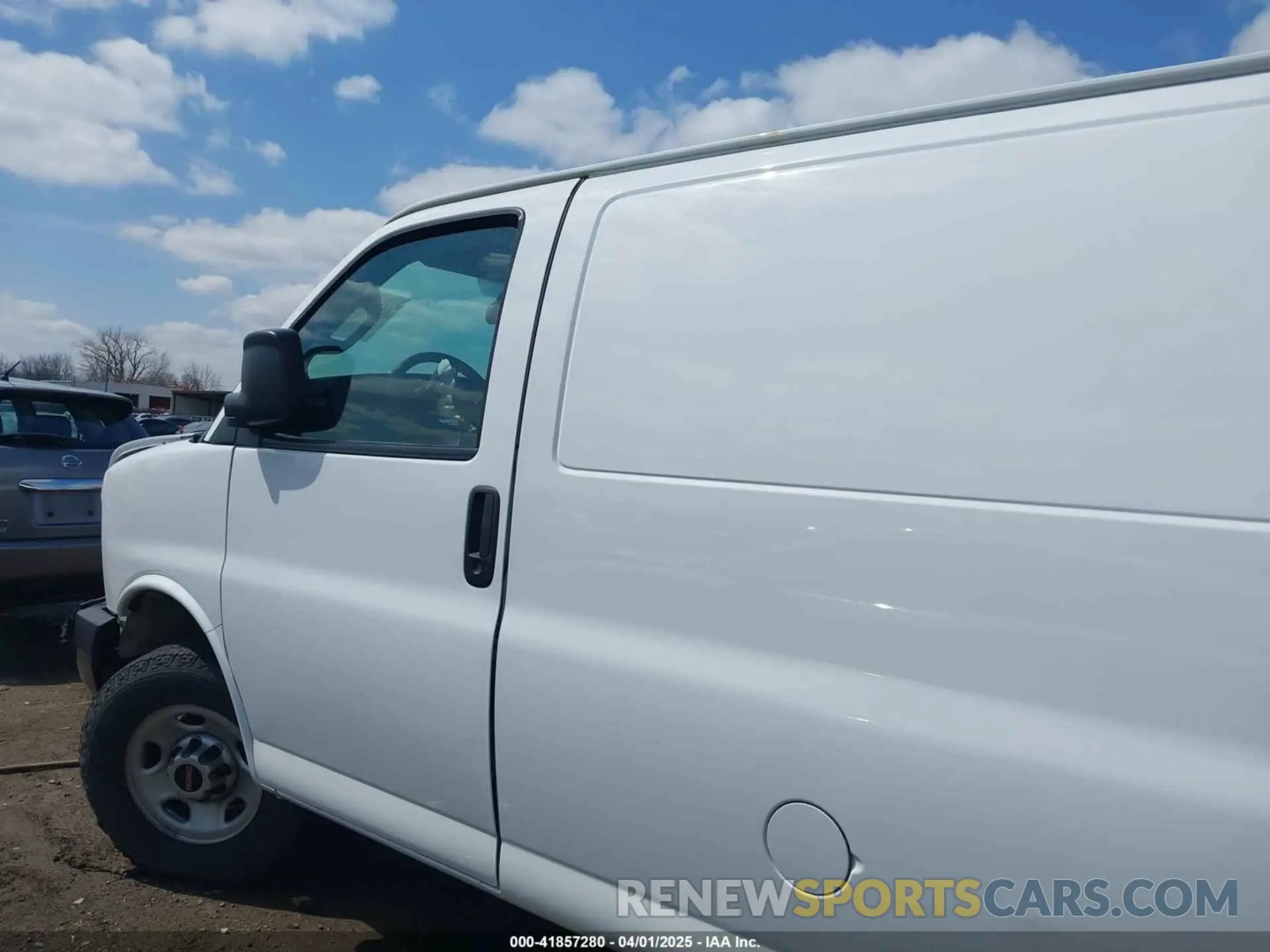 15 Photograph of a damaged car 1GTW7AFG3K1199526 GMC SAVANA 2500 2019