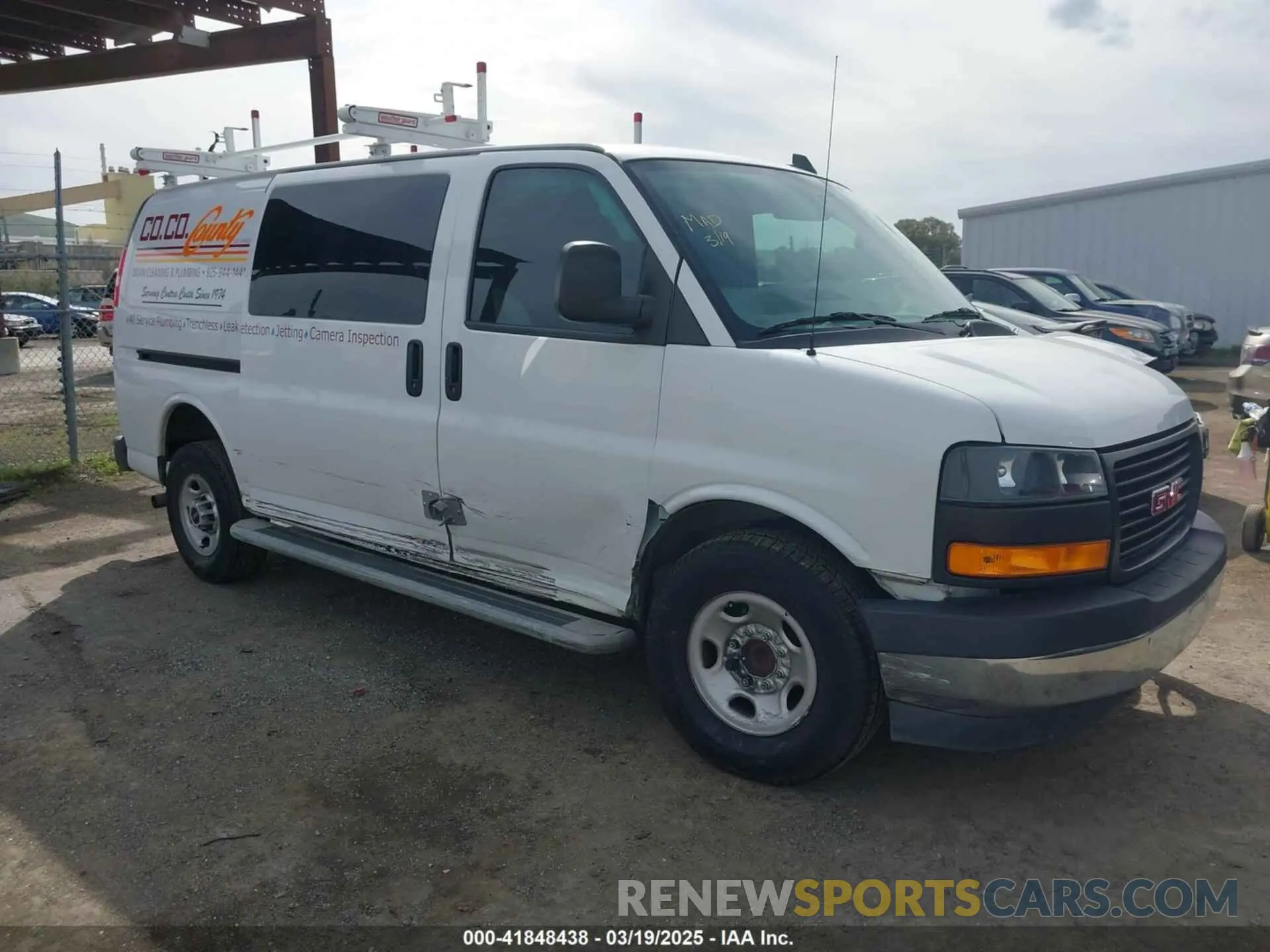 1 Photograph of a damaged car 1GTW7AFG4K1269843 GMC SAVANA 2500 2019
