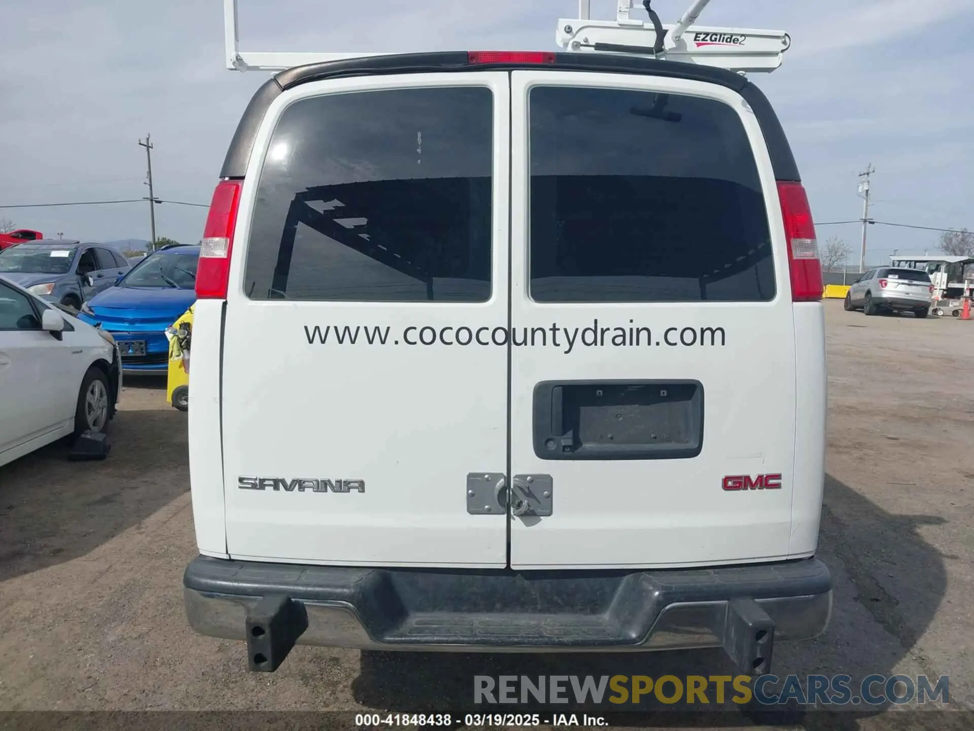 16 Photograph of a damaged car 1GTW7AFG4K1269843 GMC SAVANA 2500 2019