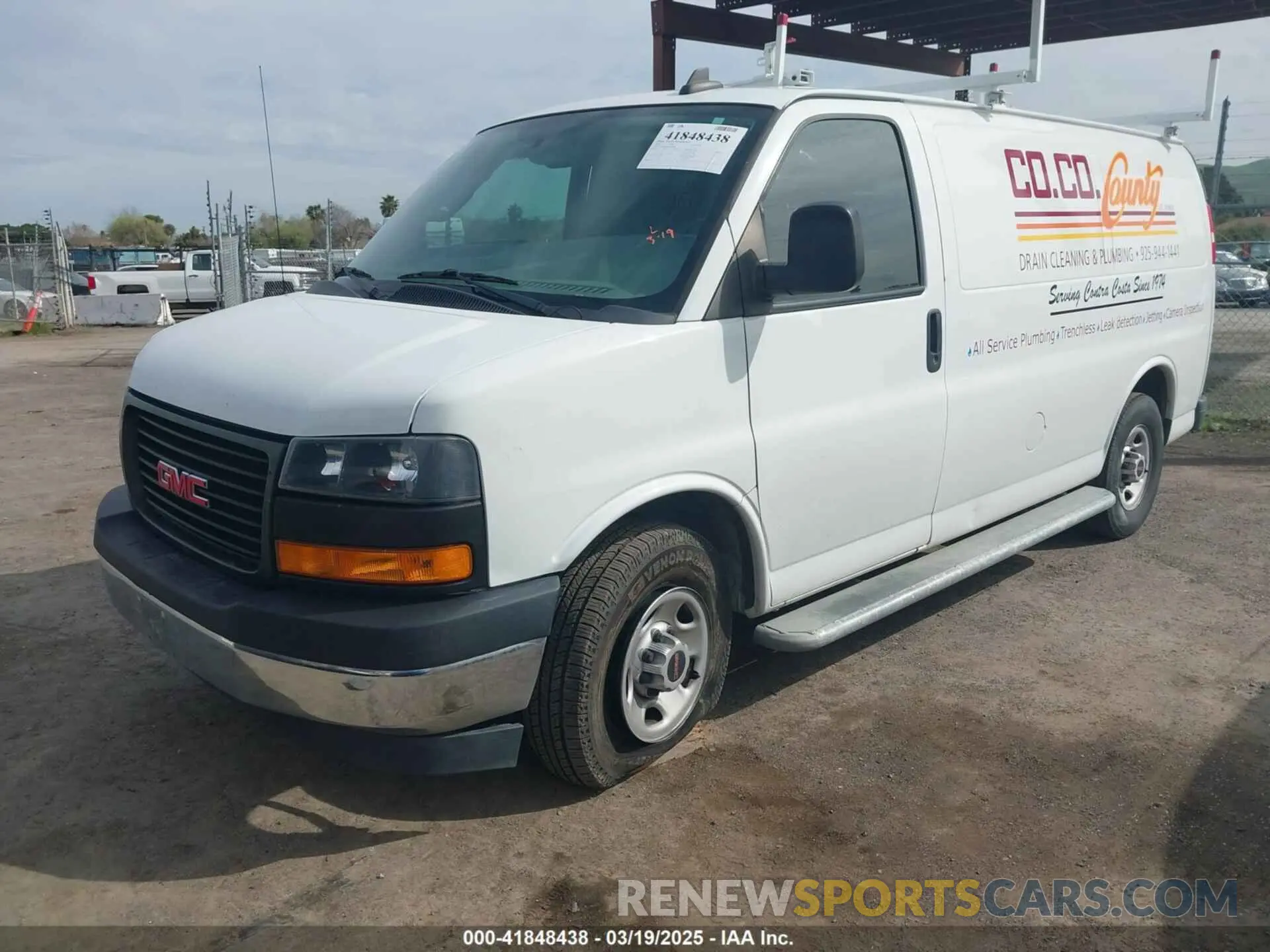 2 Photograph of a damaged car 1GTW7AFG4K1269843 GMC SAVANA 2500 2019