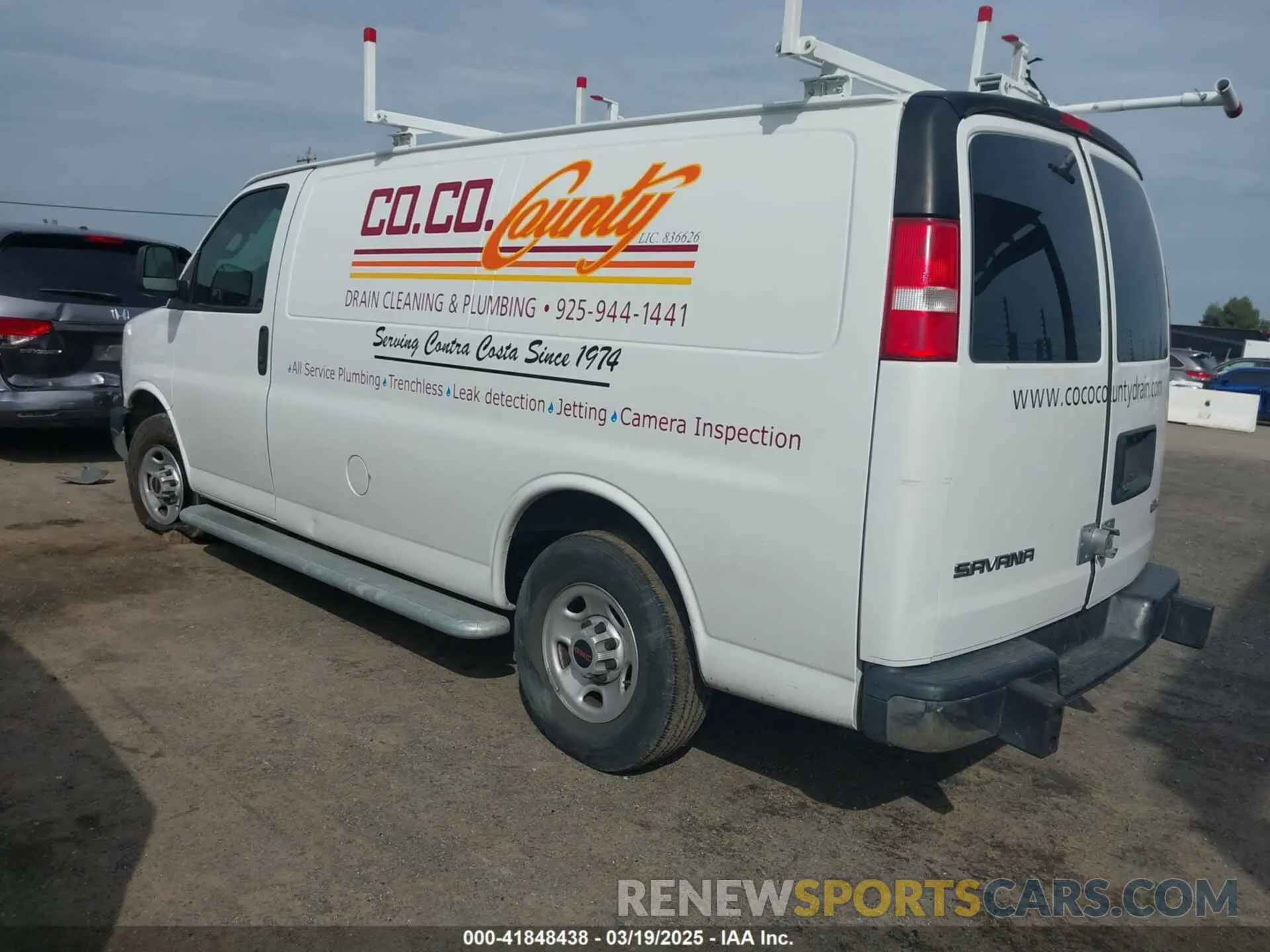 3 Photograph of a damaged car 1GTW7AFG4K1269843 GMC SAVANA 2500 2019