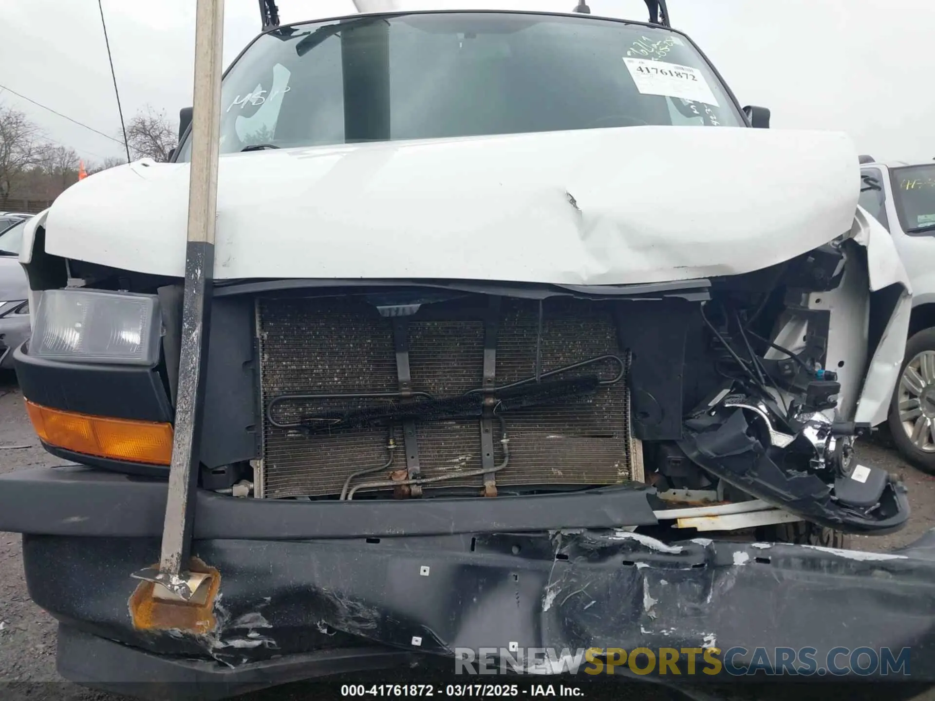 6 Photograph of a damaged car 1GTW7AFG9K1154896 GMC SAVANA 2500 2019