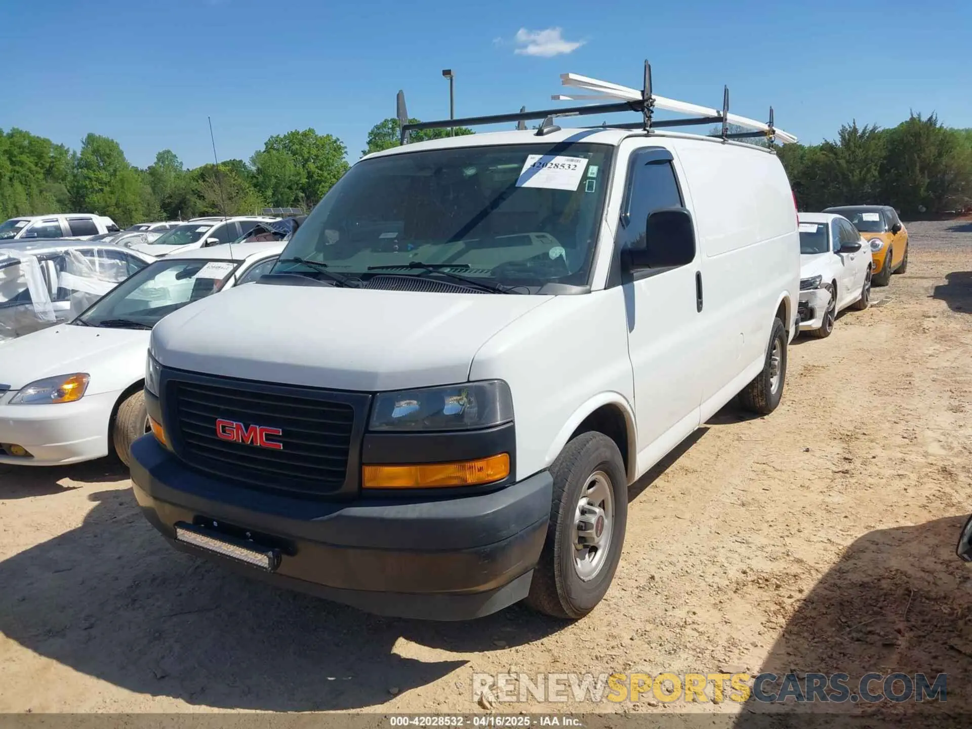 2 Photograph of a damaged car 1GTW7AFP6K1250968 GMC SAVANA 2500 2019