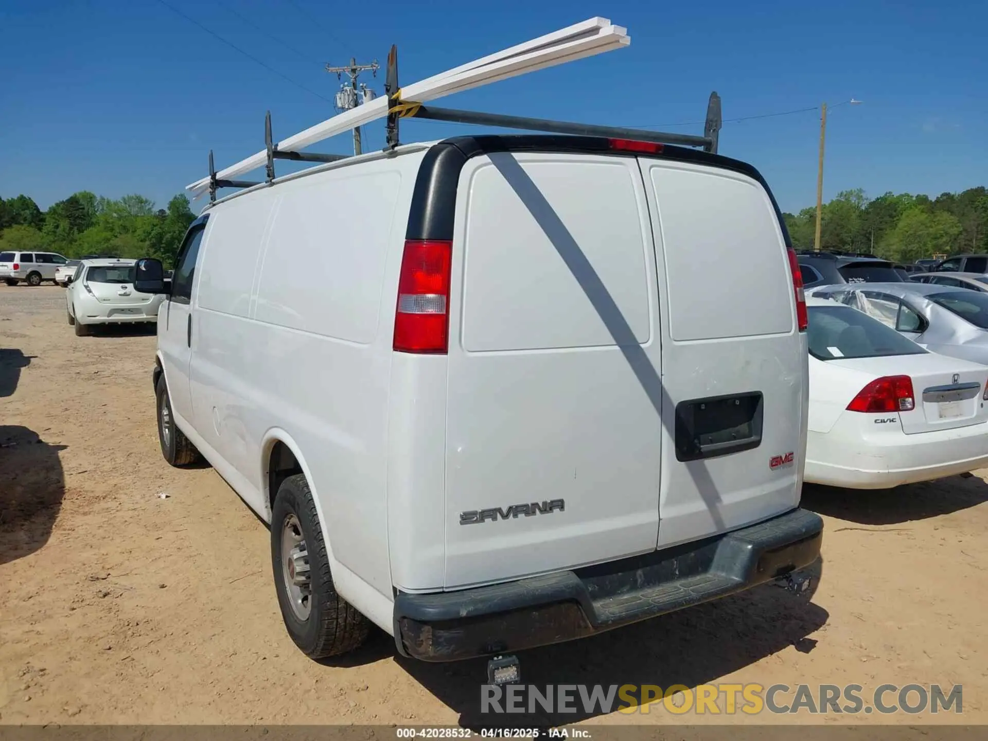 3 Photograph of a damaged car 1GTW7AFP6K1250968 GMC SAVANA 2500 2019