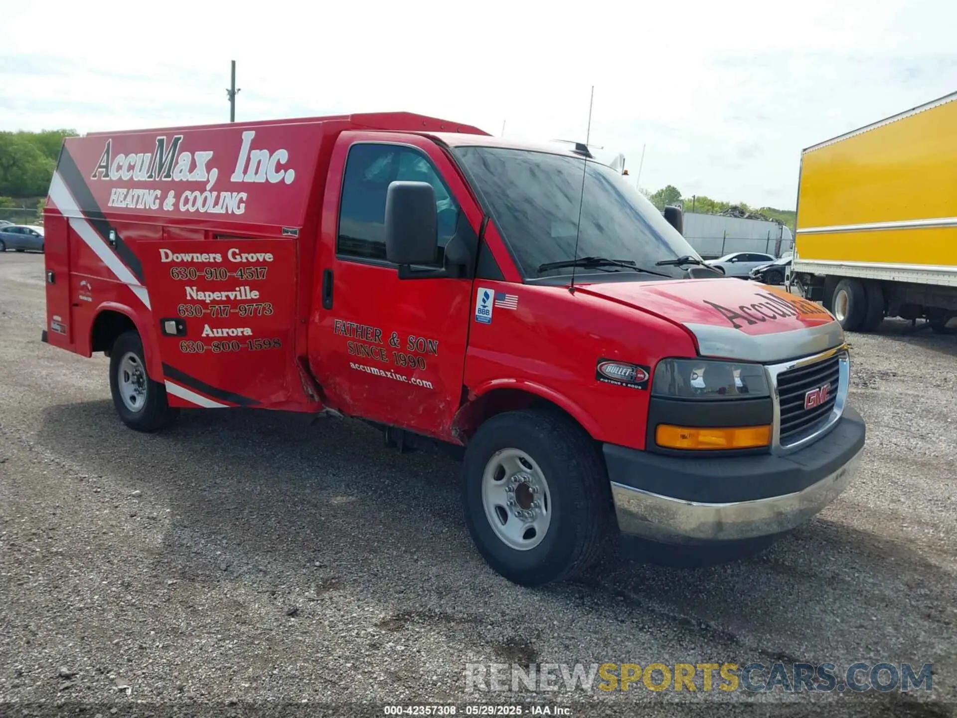 1 Photograph of a damaged car 7GZ07RFGXLN002613 GMC SAVANA 3500 2020
