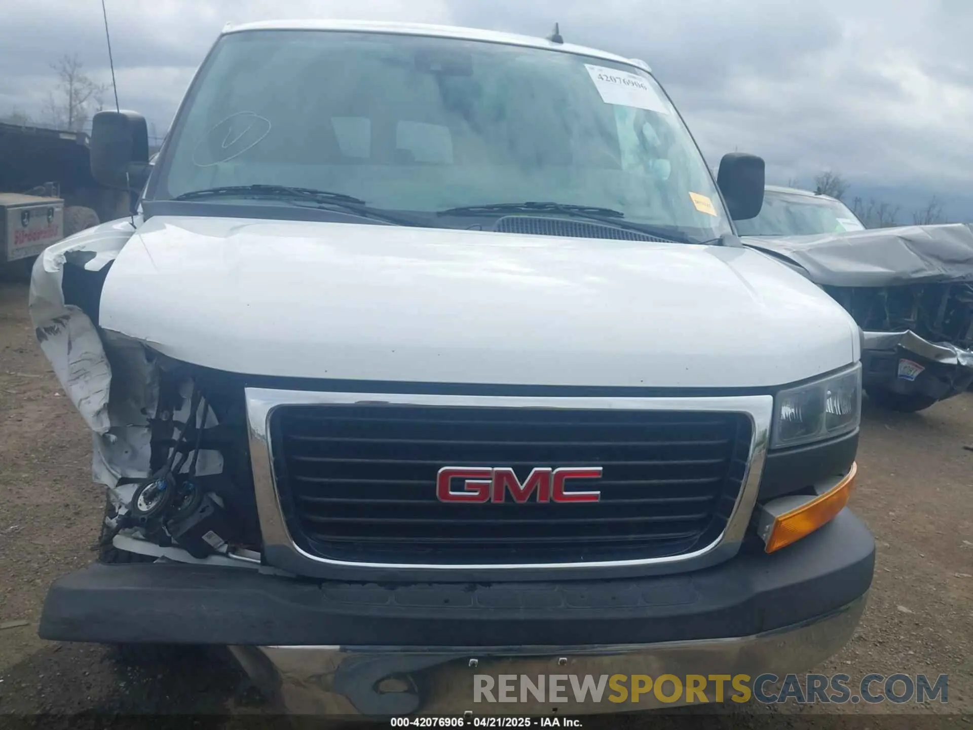 12 Photograph of a damaged car 1GJZ7PFGXL1158191 GMC SAVANA CARGO 2020