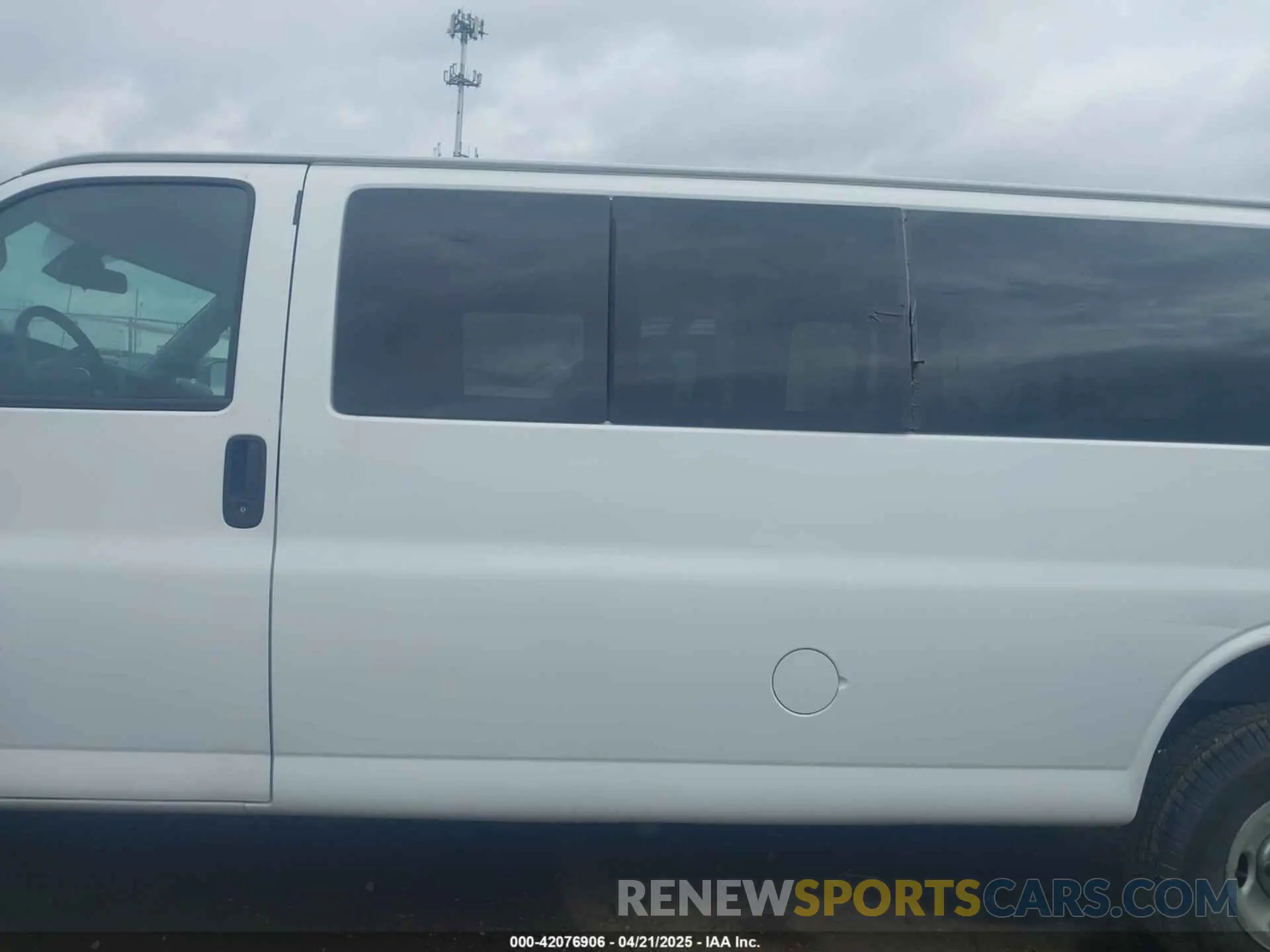 14 Photograph of a damaged car 1GJZ7PFGXL1158191 GMC SAVANA CARGO 2020