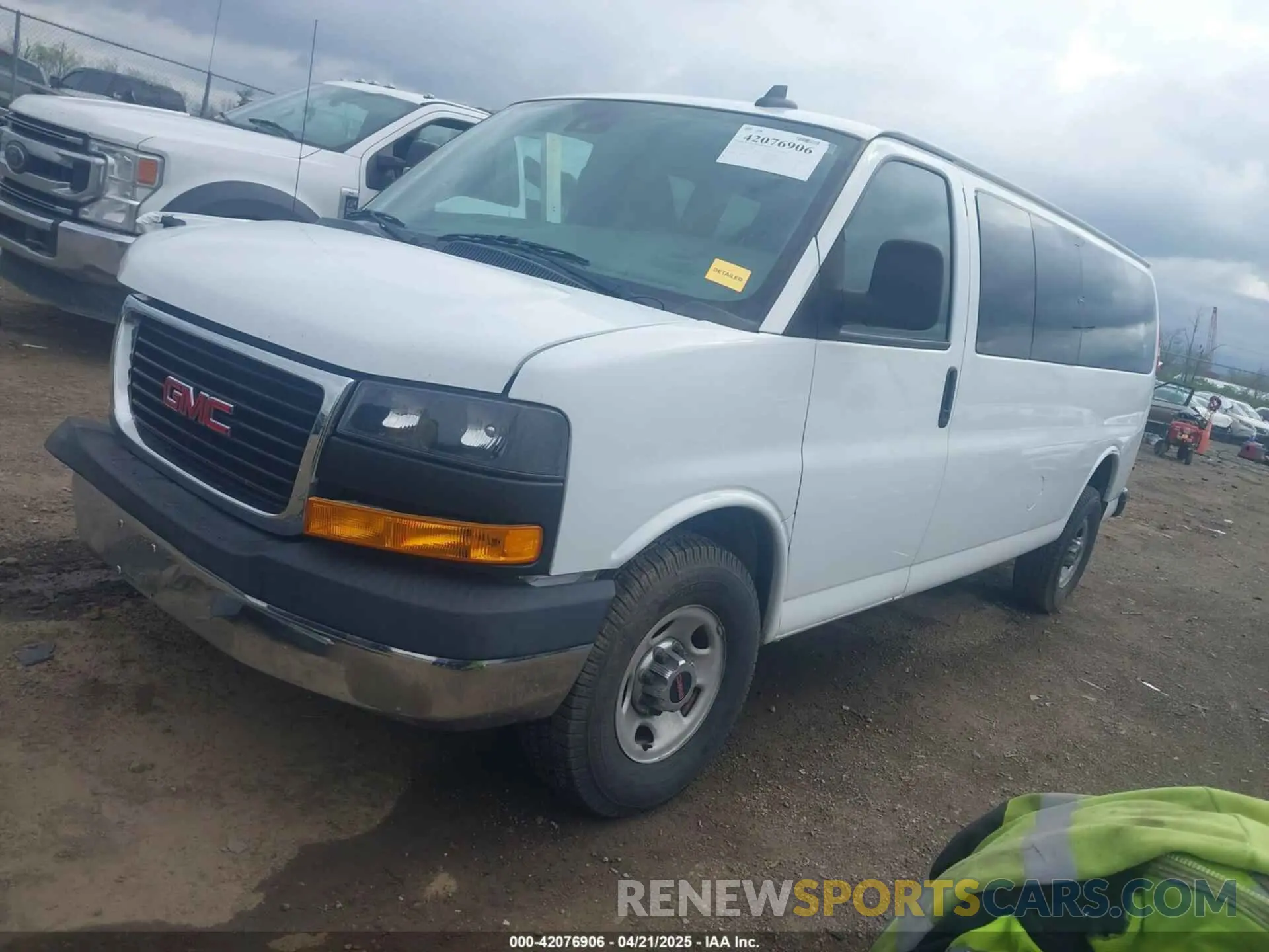 2 Photograph of a damaged car 1GJZ7PFGXL1158191 GMC SAVANA CARGO 2020