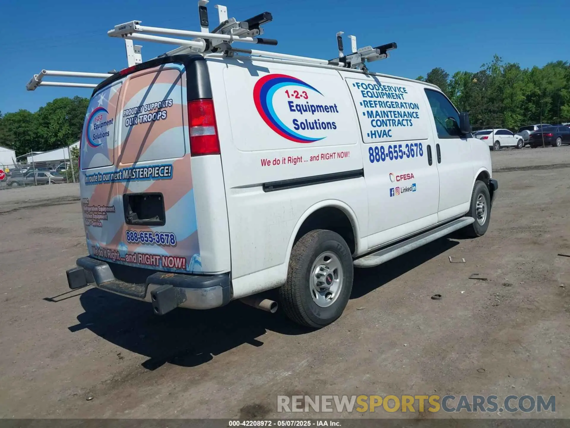 4 Photograph of a damaged car 1GTW7AFG2L1183562 GMC SAVANA CARGO 2020
