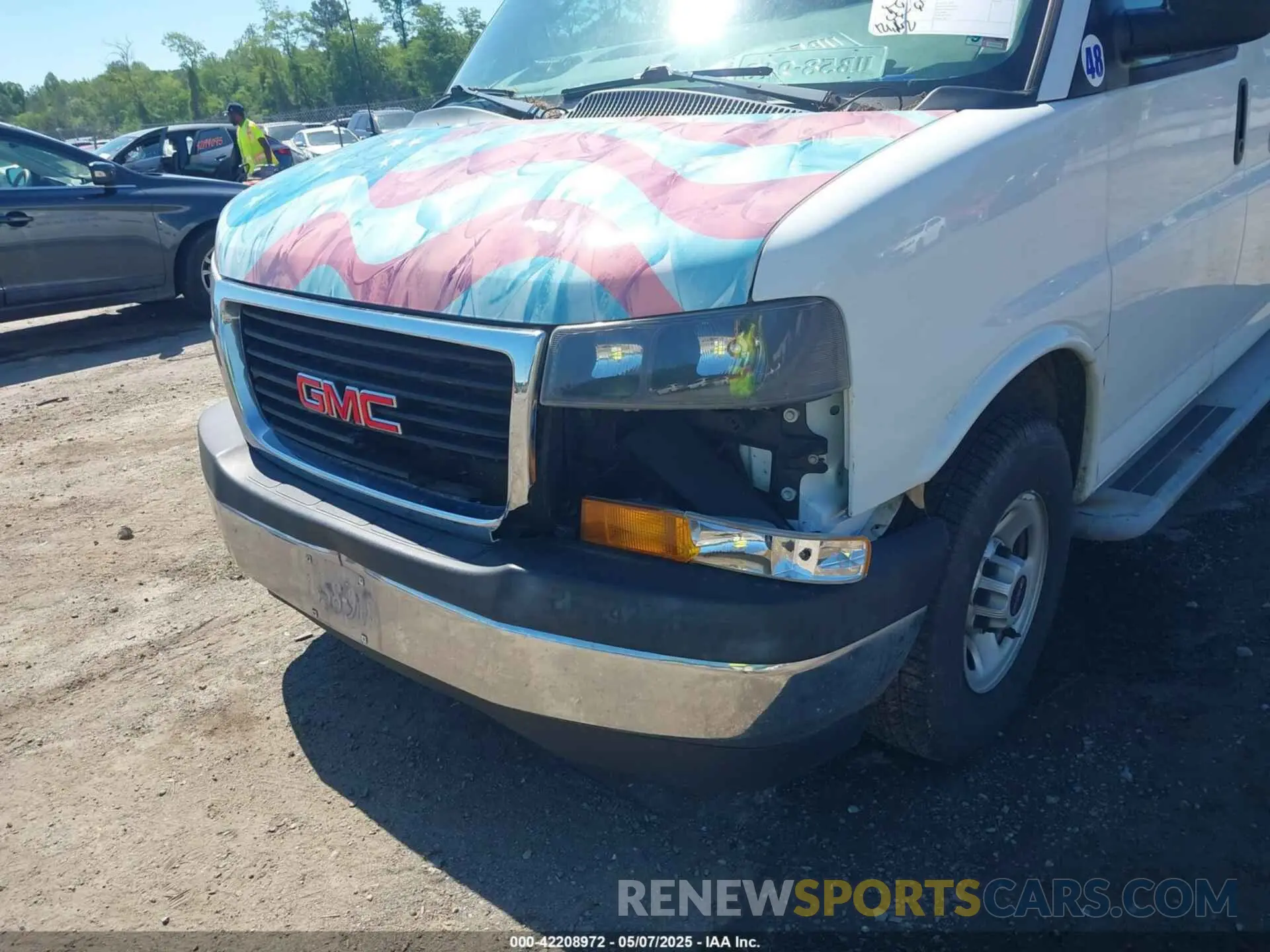 6 Photograph of a damaged car 1GTW7AFG2L1183562 GMC SAVANA CARGO 2020