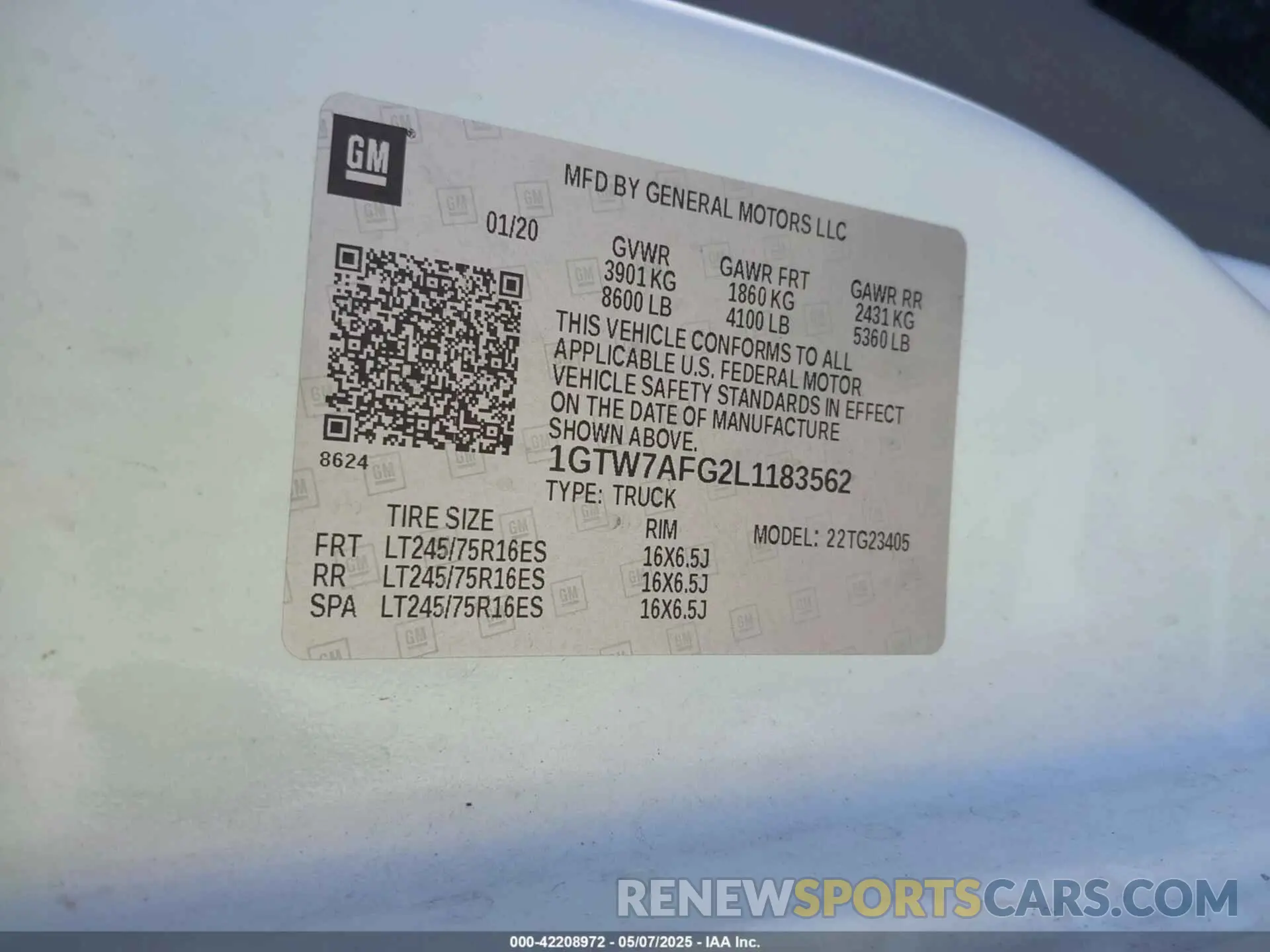 9 Photograph of a damaged car 1GTW7AFG2L1183562 GMC SAVANA CARGO 2020