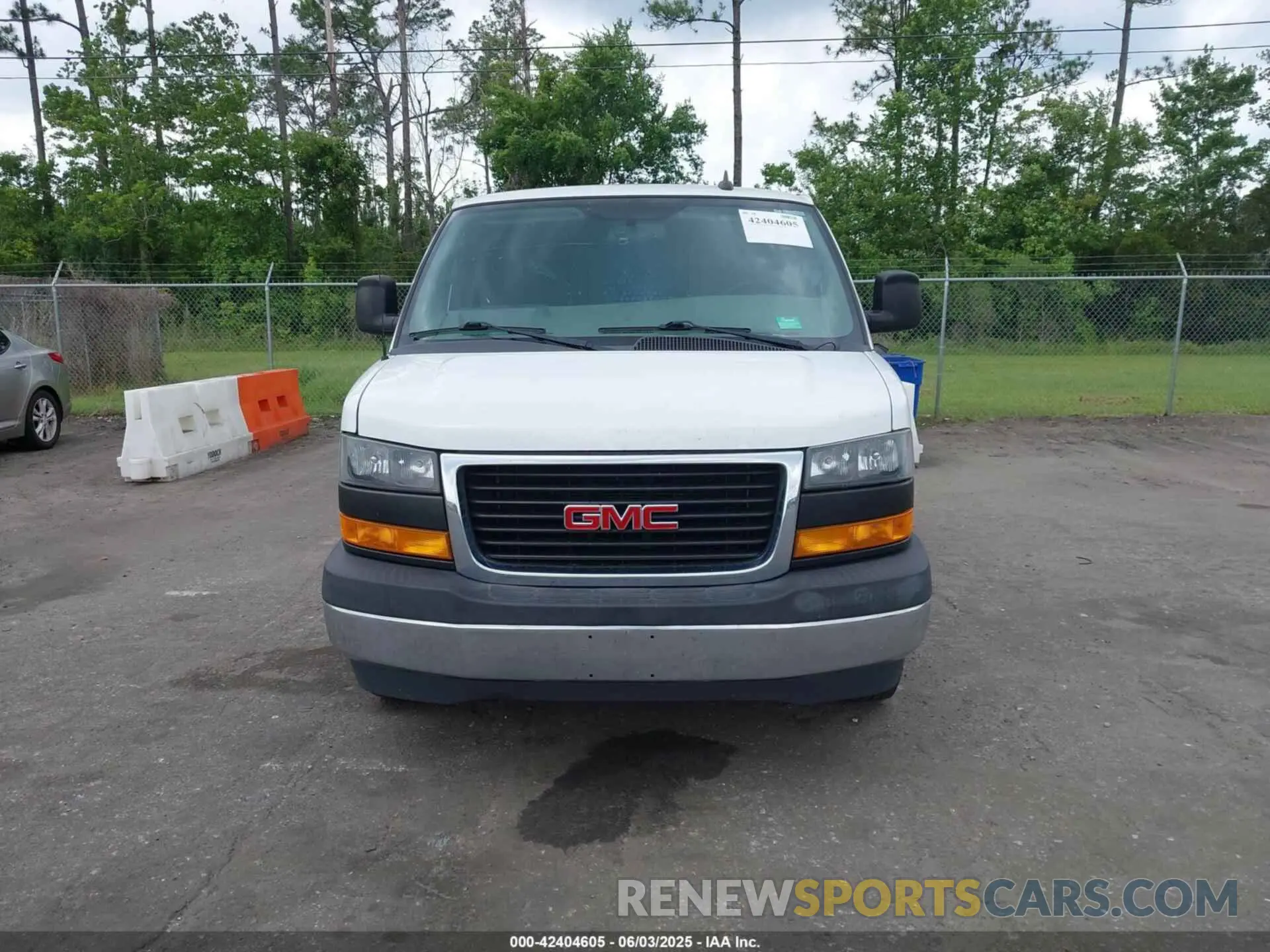 12 Photograph of a damaged car 1GTW7AFG7L1244663 GMC SAVANA CARGO 2020