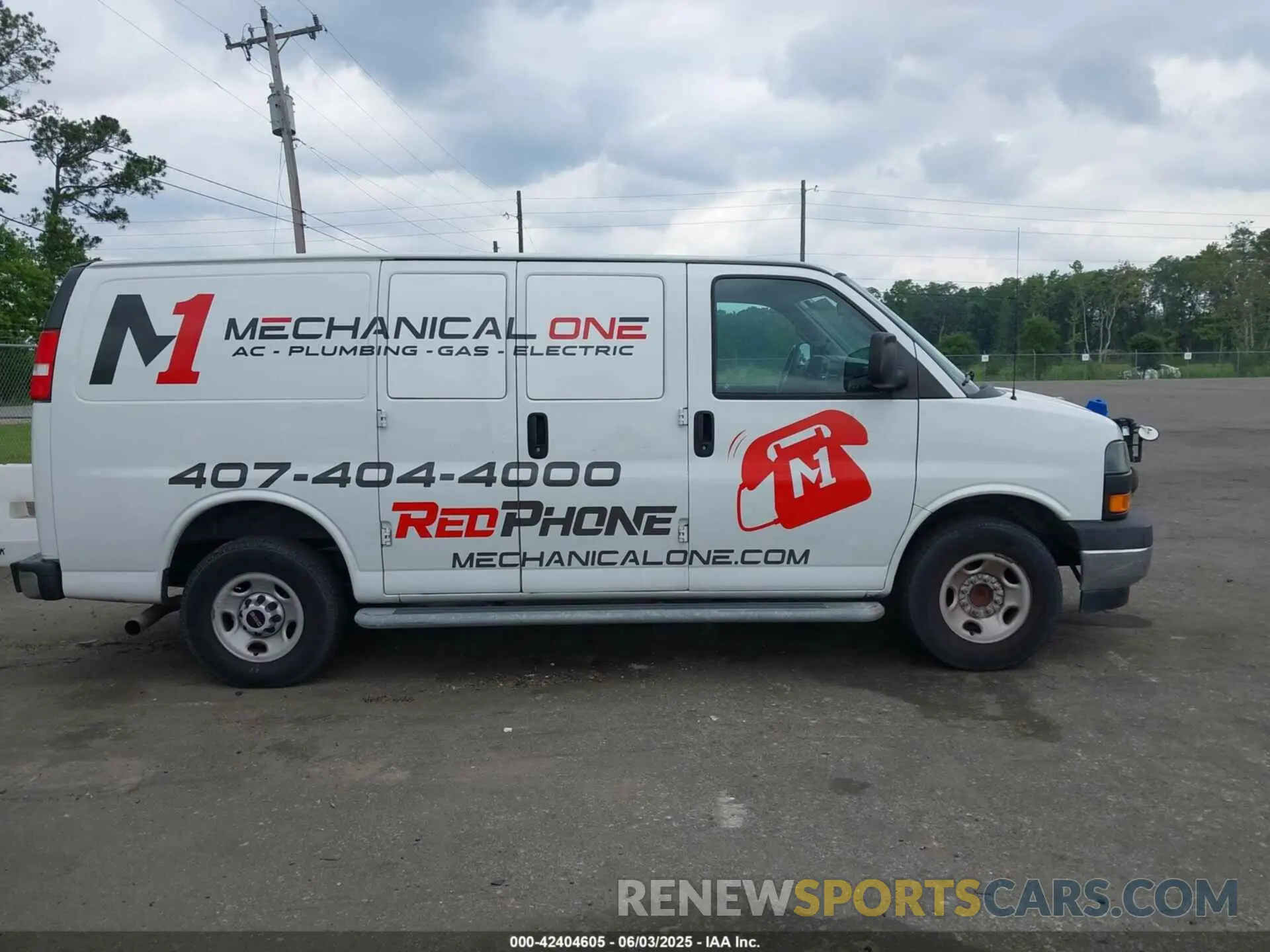 13 Photograph of a damaged car 1GTW7AFG7L1244663 GMC SAVANA CARGO 2020