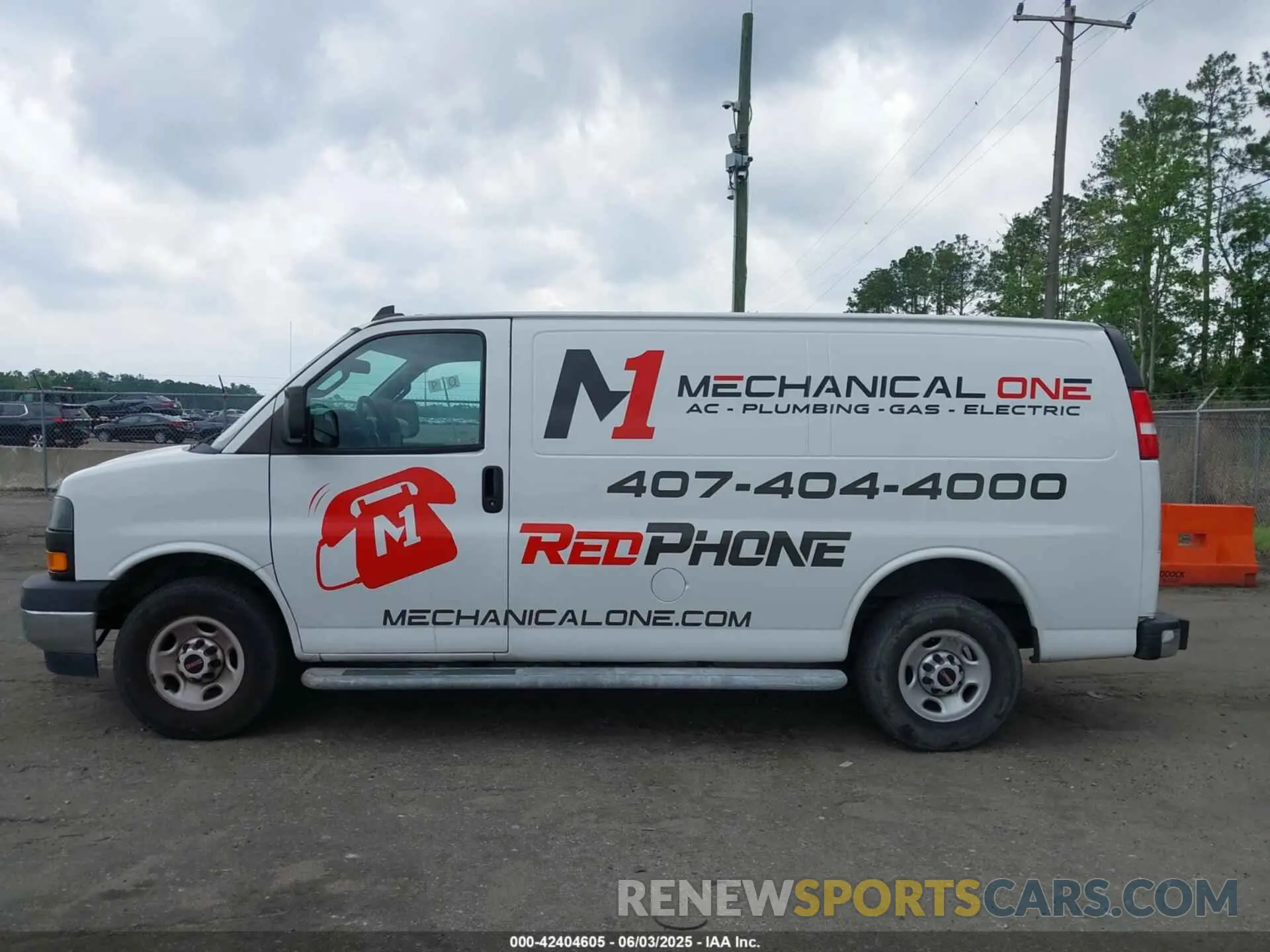 14 Photograph of a damaged car 1GTW7AFG7L1244663 GMC SAVANA CARGO 2020