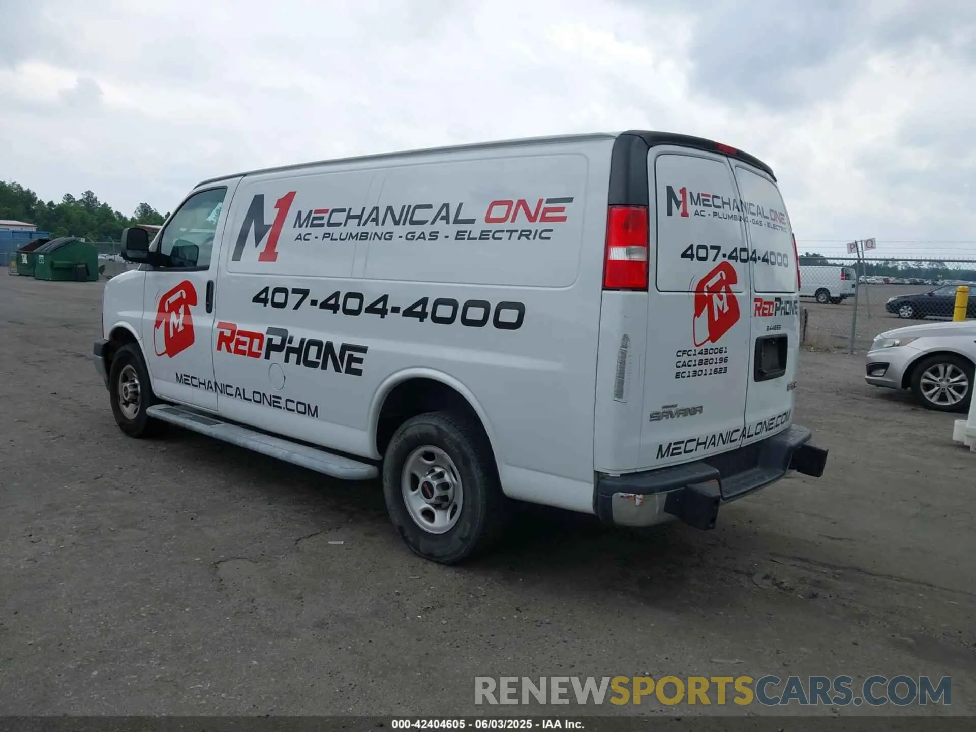 3 Photograph of a damaged car 1GTW7AFG7L1244663 GMC SAVANA CARGO 2020