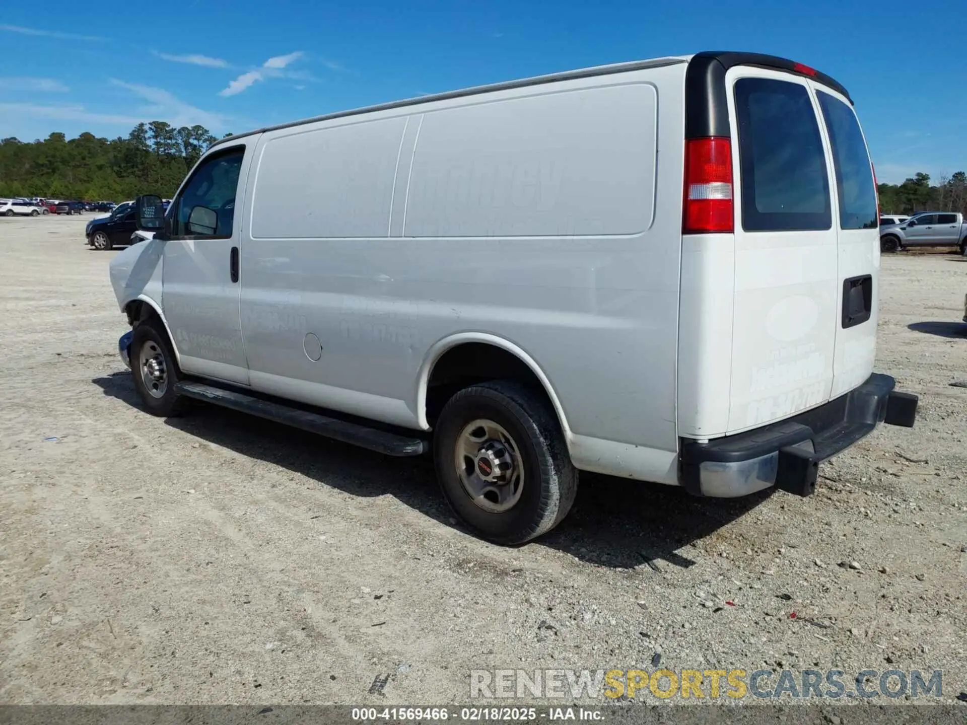 3 Photograph of a damaged car 1GTW7AFG8L1198129 GMC SAVANA CARGO 2020