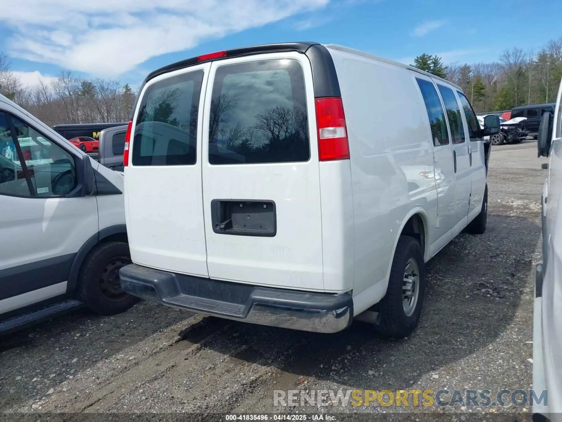 4 Photograph of a damaged car 1GTW7AF72M1191484 GMC SAVANA CARGO 2021