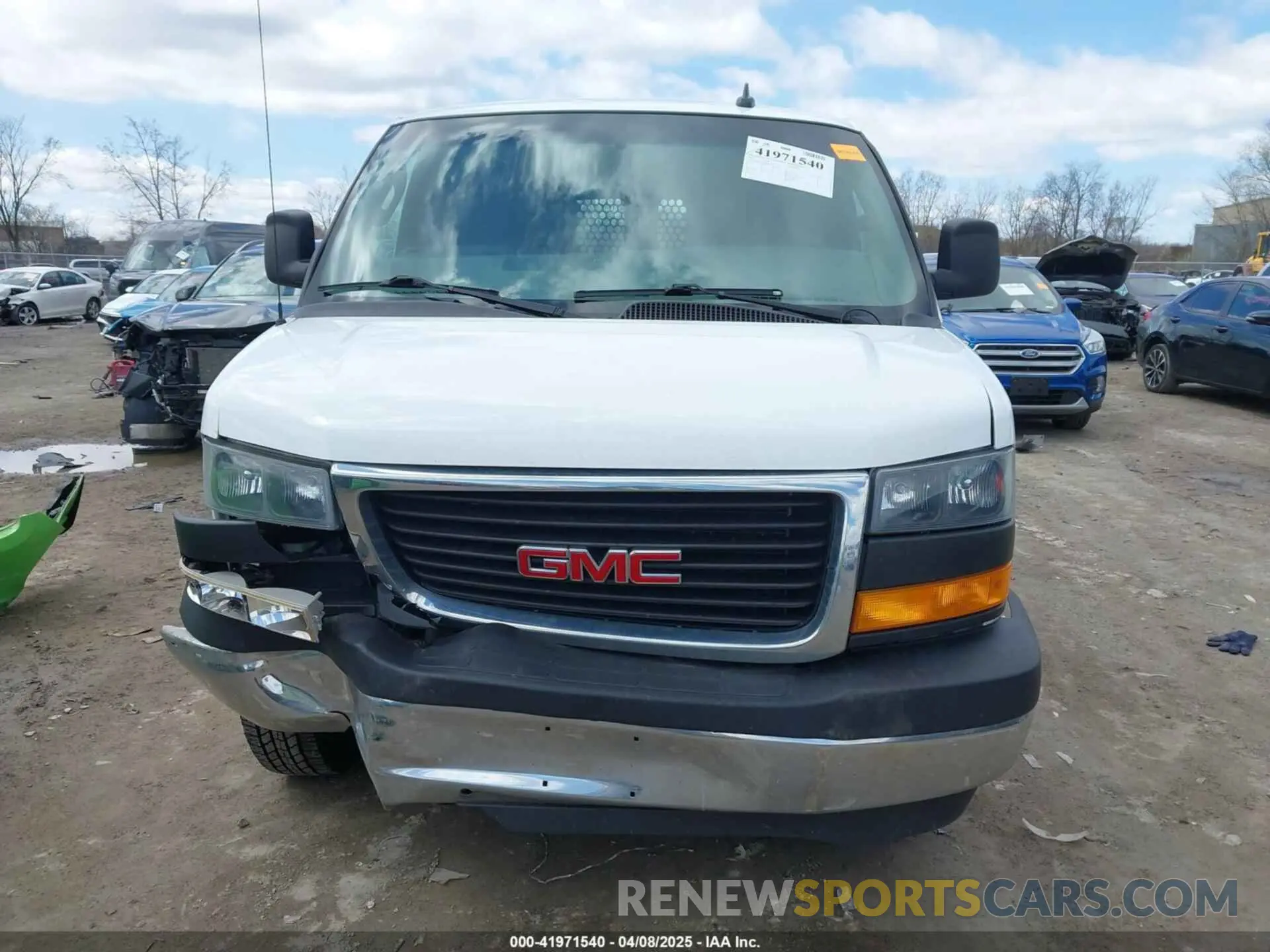12 Photograph of a damaged car 1GTW7AF72M1255233 GMC SAVANA CARGO 2021