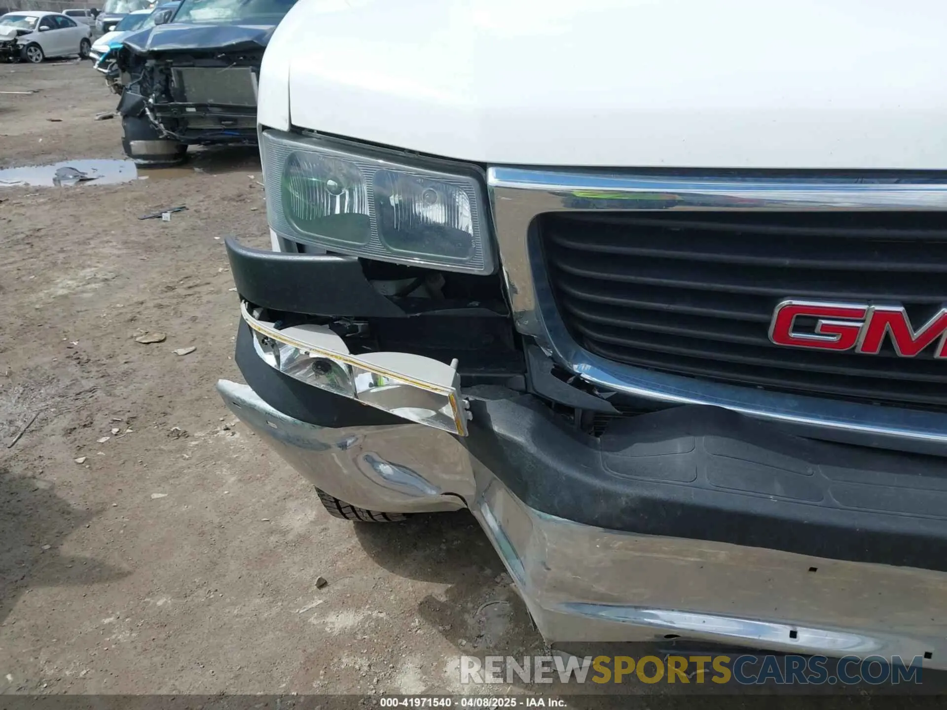 6 Photograph of a damaged car 1GTW7AF72M1255233 GMC SAVANA CARGO 2021
