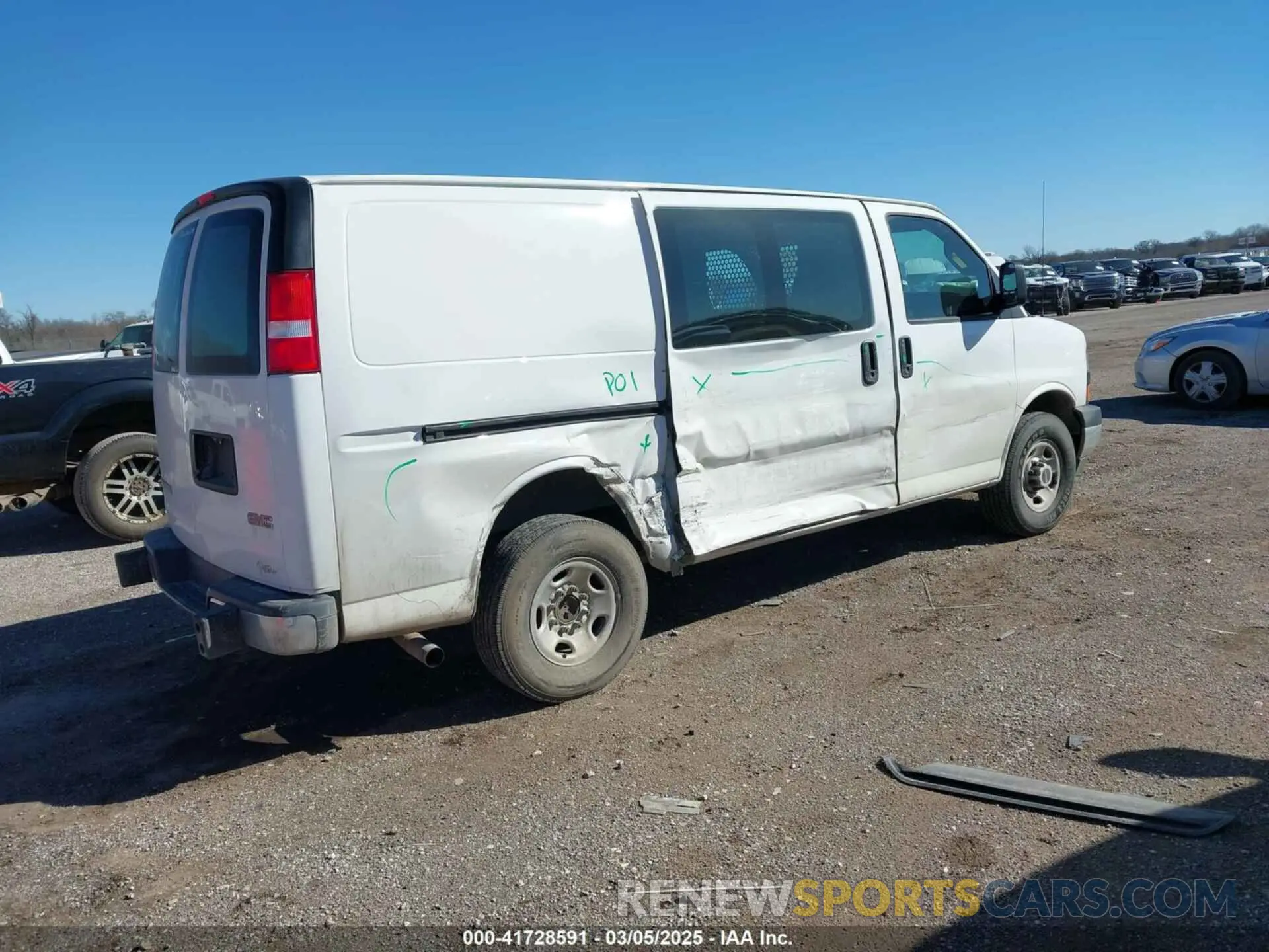 4 Photograph of a damaged car 1GTW7AF73M1305847 GMC SAVANA CARGO 2021