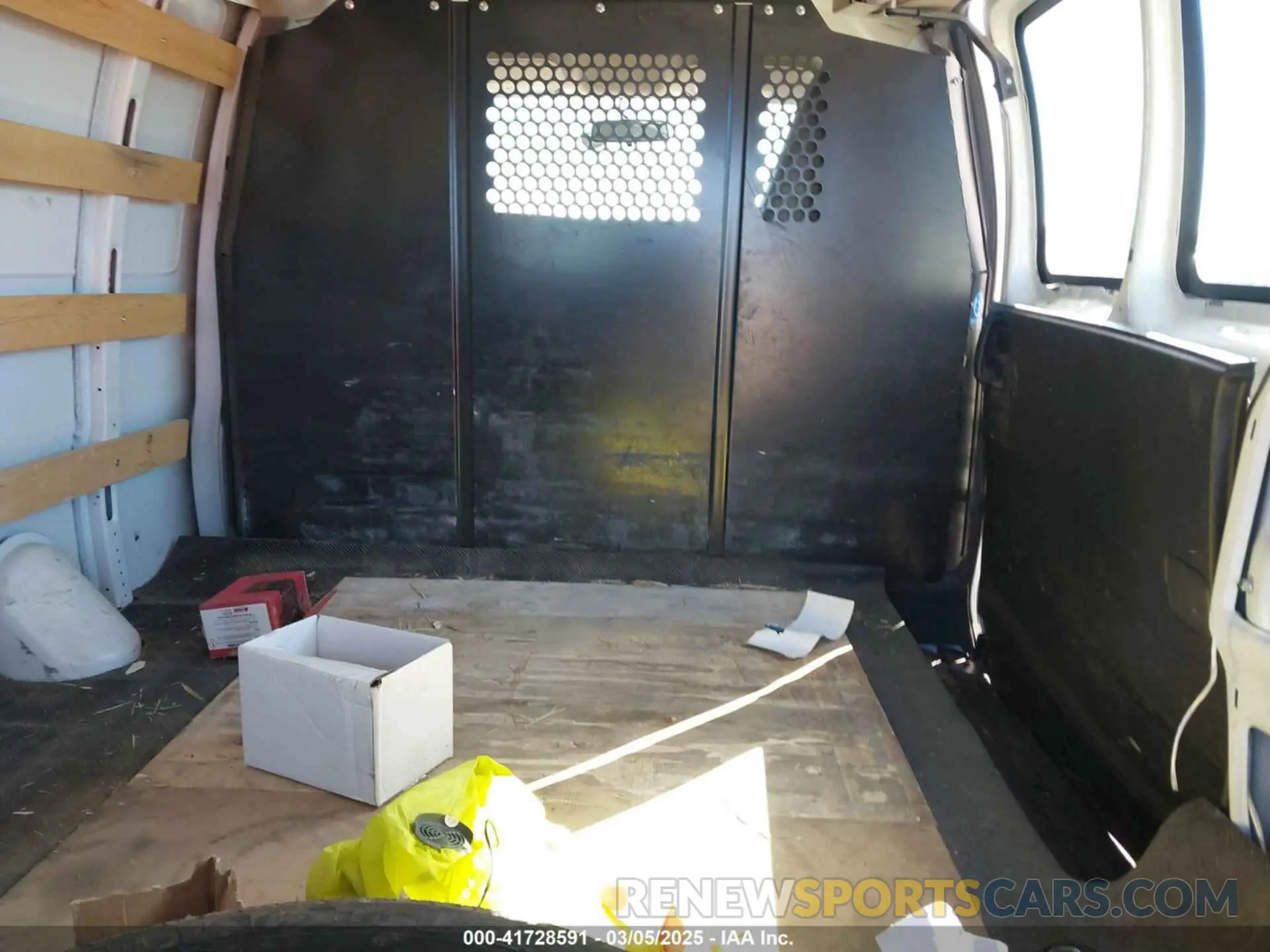 8 Photograph of a damaged car 1GTW7AF73M1305847 GMC SAVANA CARGO 2021