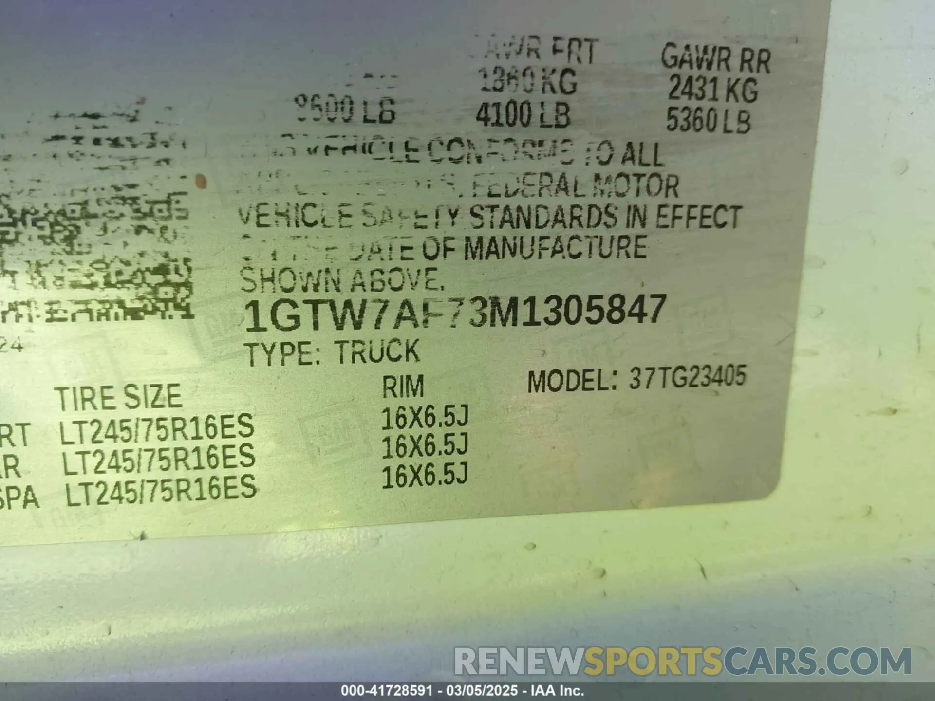 9 Photograph of a damaged car 1GTW7AF73M1305847 GMC SAVANA CARGO 2021