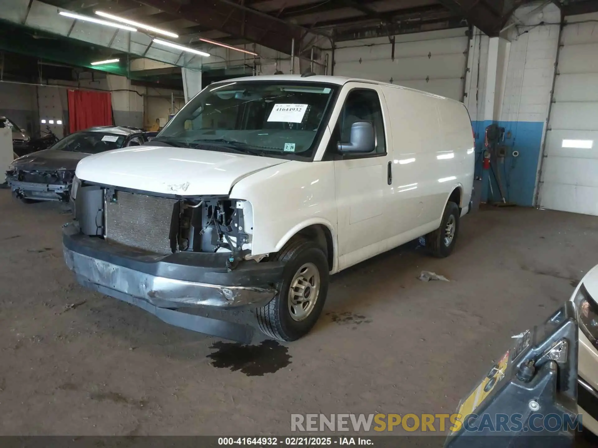 2 Photograph of a damaged car 1GTW7AFP2M1189251 GMC SAVANA CARGO 2021